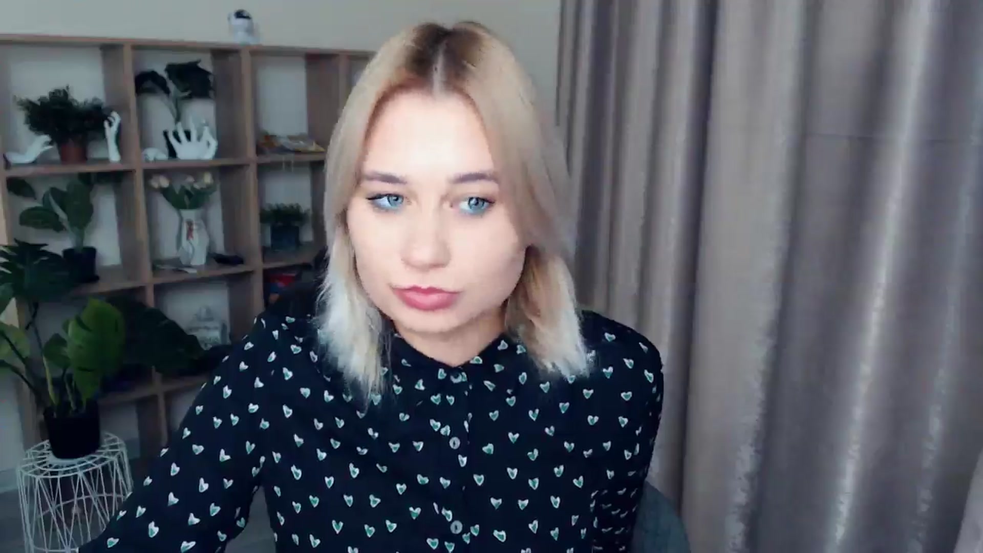 Gallery image thumbnail from Kukla_kolduna's myfreecams stream on, 11/29/2024, 18:43 image 6 of 20