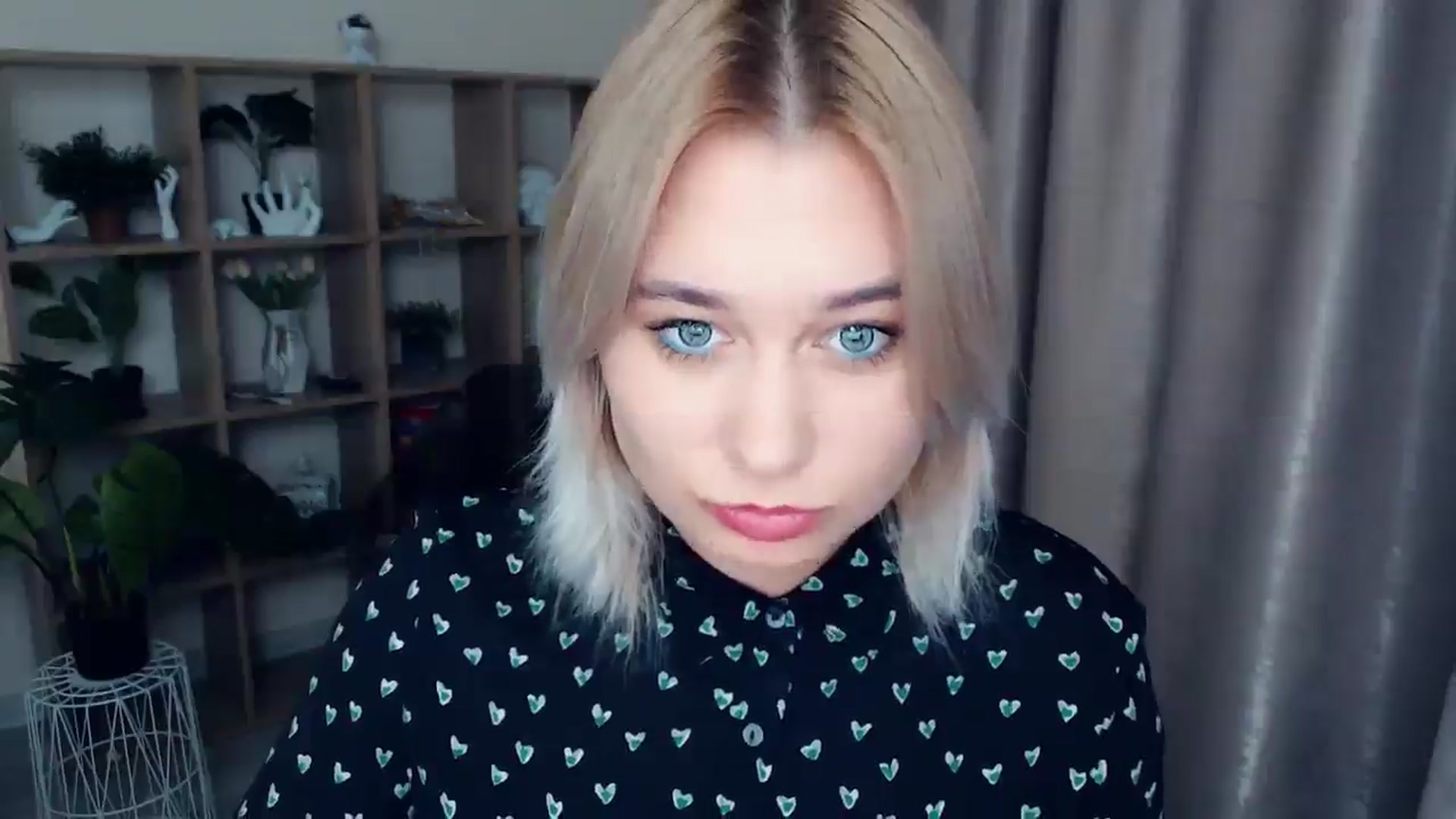 Gallery image thumbnail from Kukla_kolduna's myfreecams stream on, 11/29/2024, 18:43 image 19 of 20