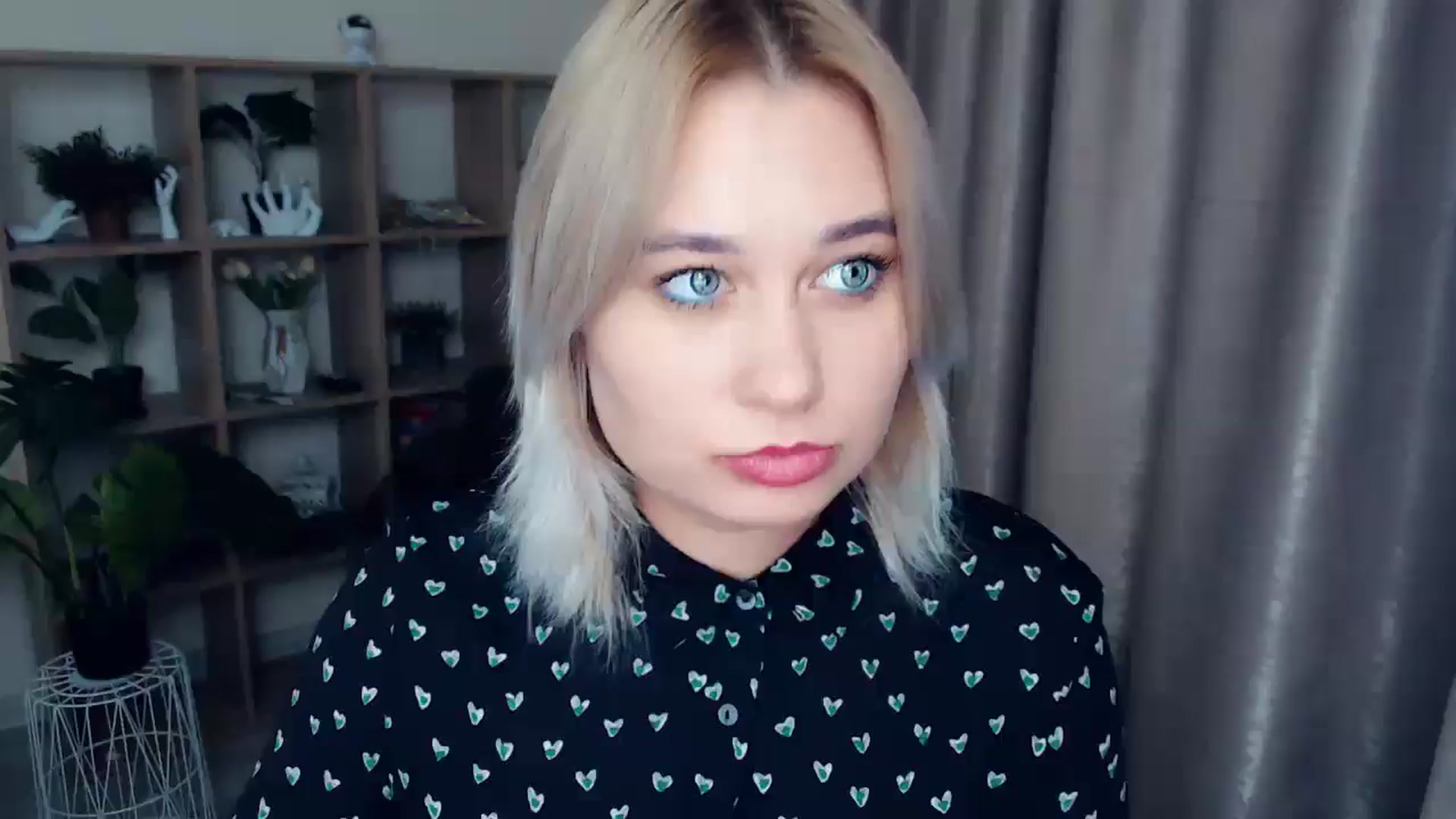 Gallery image thumbnail from Kukla_kolduna's myfreecams stream on, 11/29/2024, 18:43 image 16 of 20