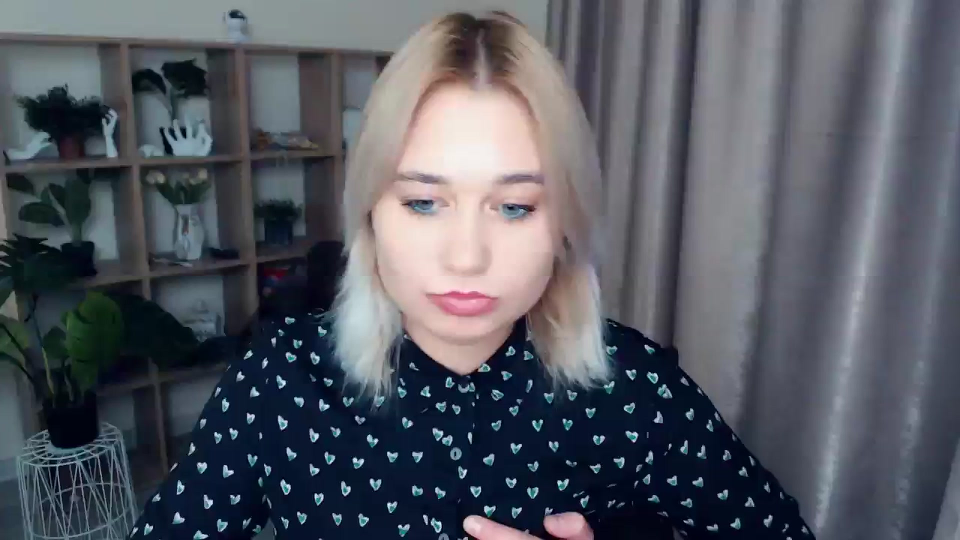 Gallery image thumbnail from Kukla_kolduna's myfreecams stream on, 11/29/2024, 18:43 image 11 of 20