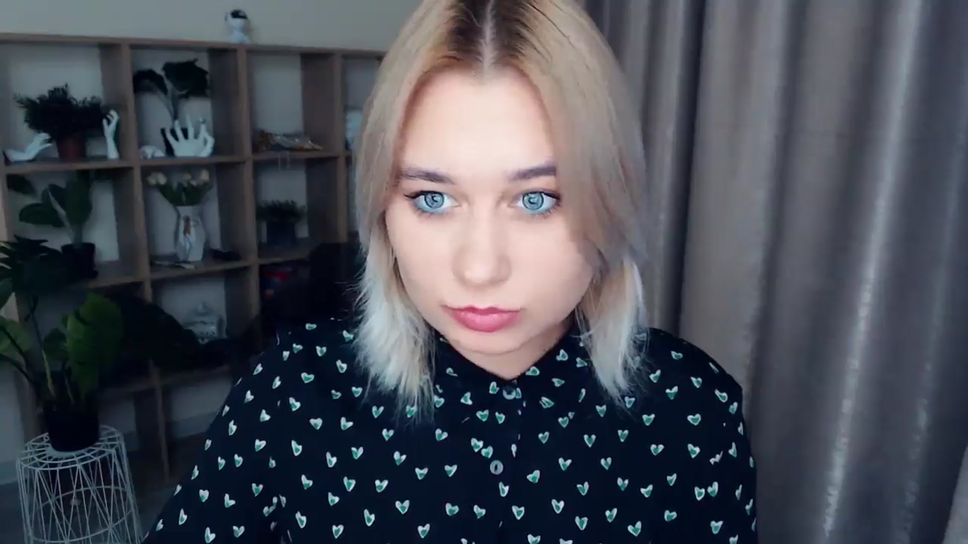 Gallery image thumbnail from Kukla_kolduna's myfreecams stream on, 11/29/2024, 18:43 image 18 of 20