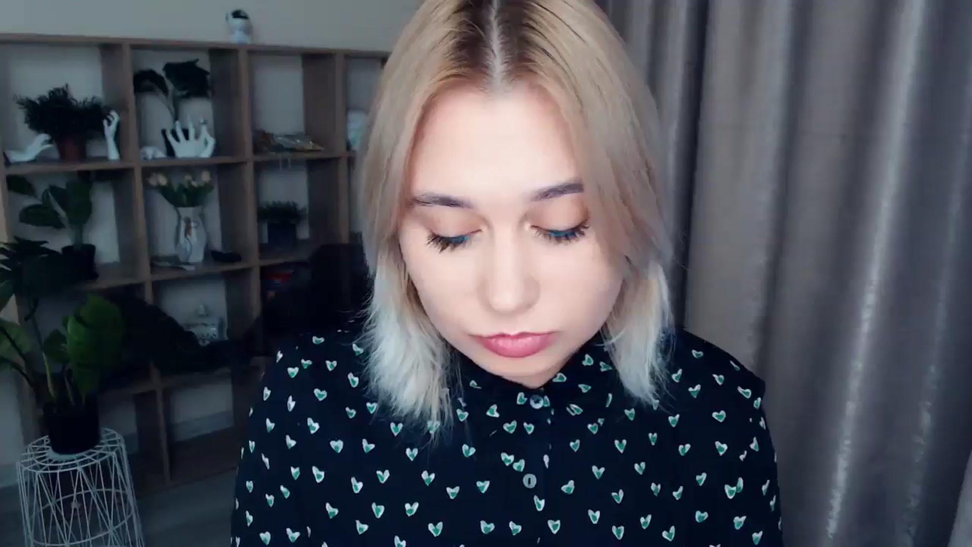 Gallery image thumbnail from Kukla_kolduna's myfreecams stream on, 11/29/2024, 18:43 image 15 of 20