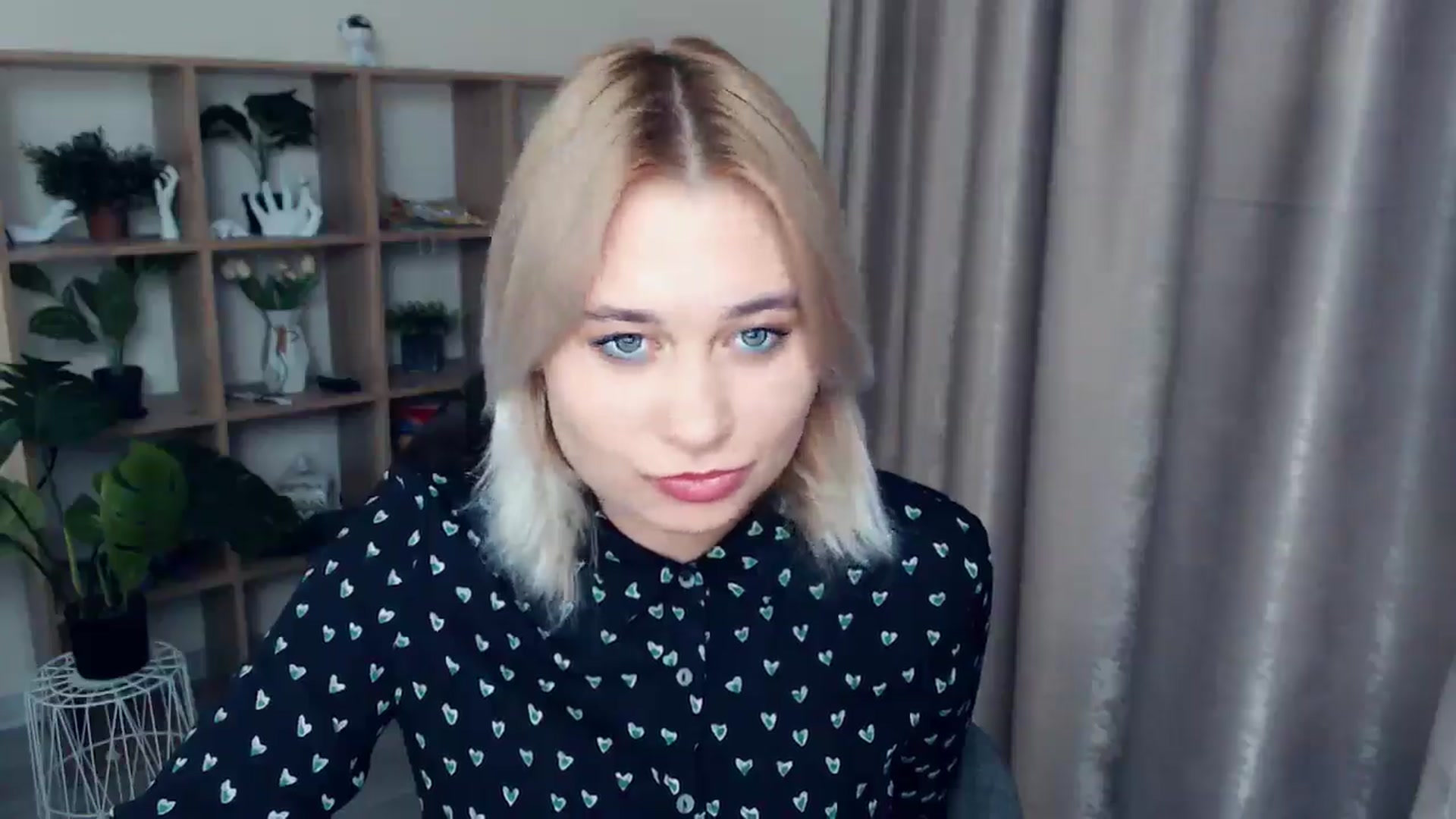 Gallery image thumbnail from Kukla_kolduna's myfreecams stream on, 11/29/2024, 18:43 image 7 of 20