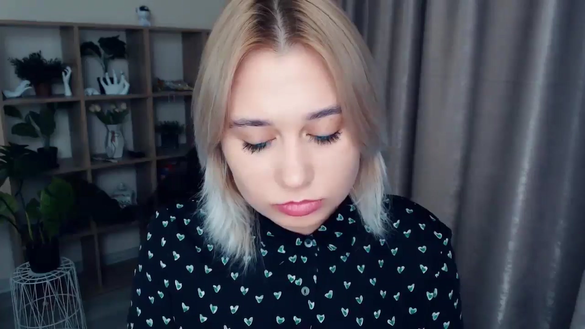 Gallery image thumbnail from Kukla_kolduna's myfreecams stream on, 11/29/2024, 18:43 image 13 of 20