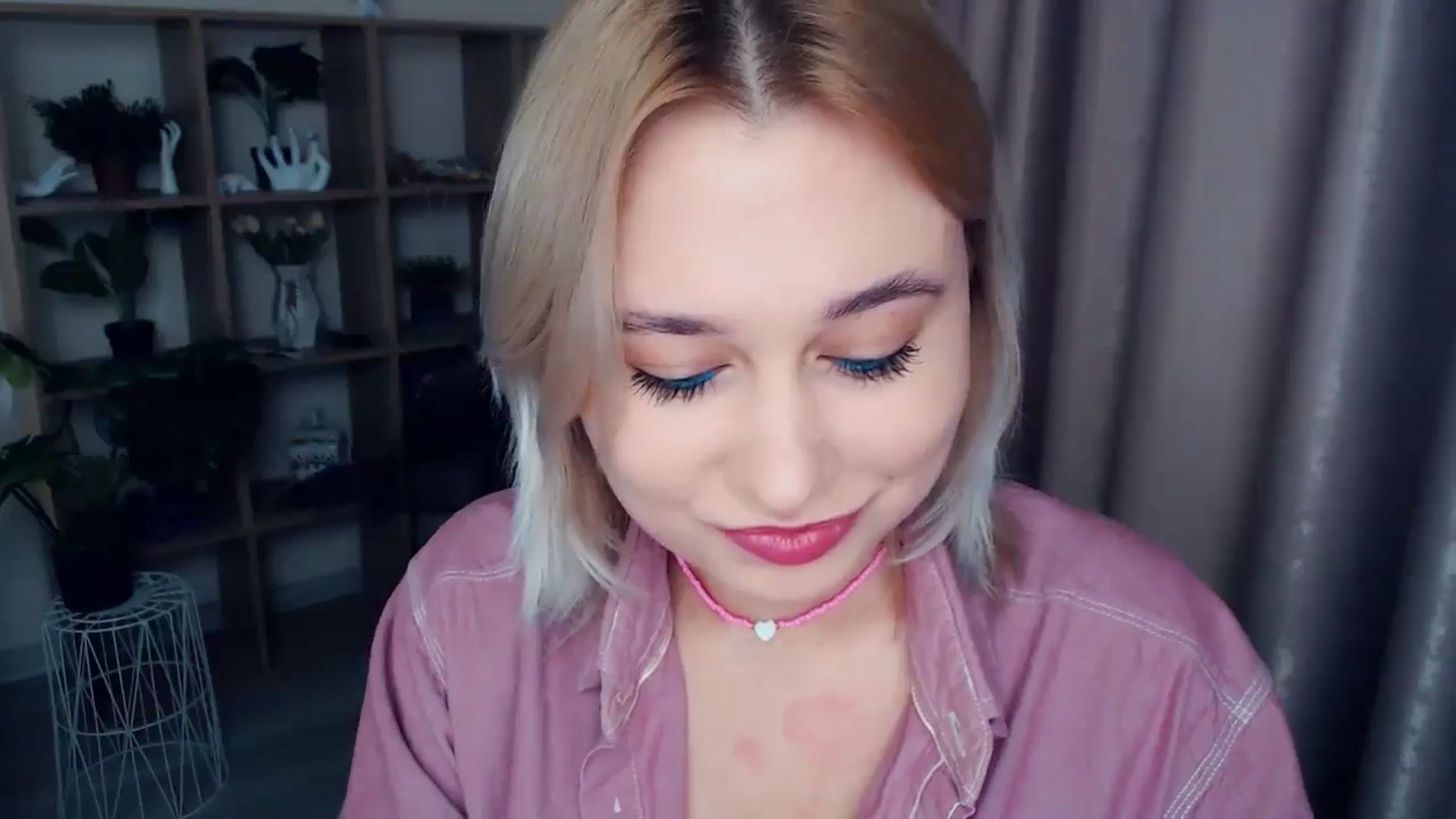 Gallery image thumbnail from Kukla_kolduna's myfreecams stream on, 11/30/2024, 13:16 image 15 of 20