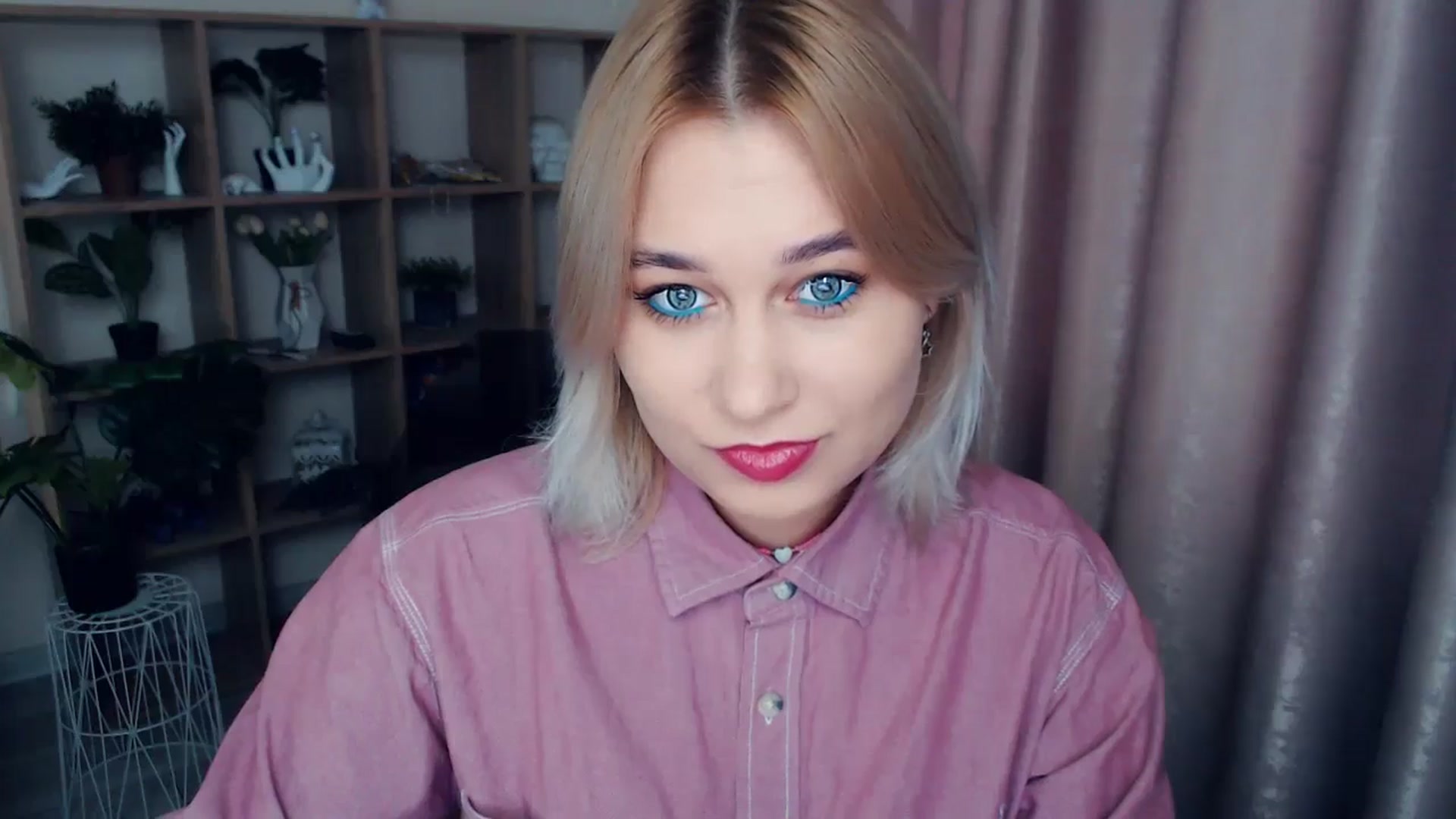 Gallery image thumbnail from Kukla_kolduna's myfreecams stream on, 11/30/2024, 13:16 image 2 of 20
