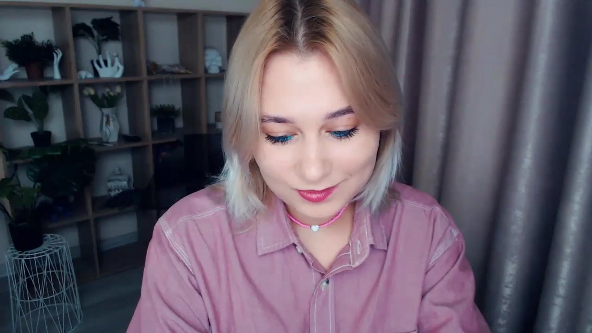 Gallery image thumbnail from Kukla_kolduna's myfreecams stream on, 11/30/2024, 13:16 image 20 of 20