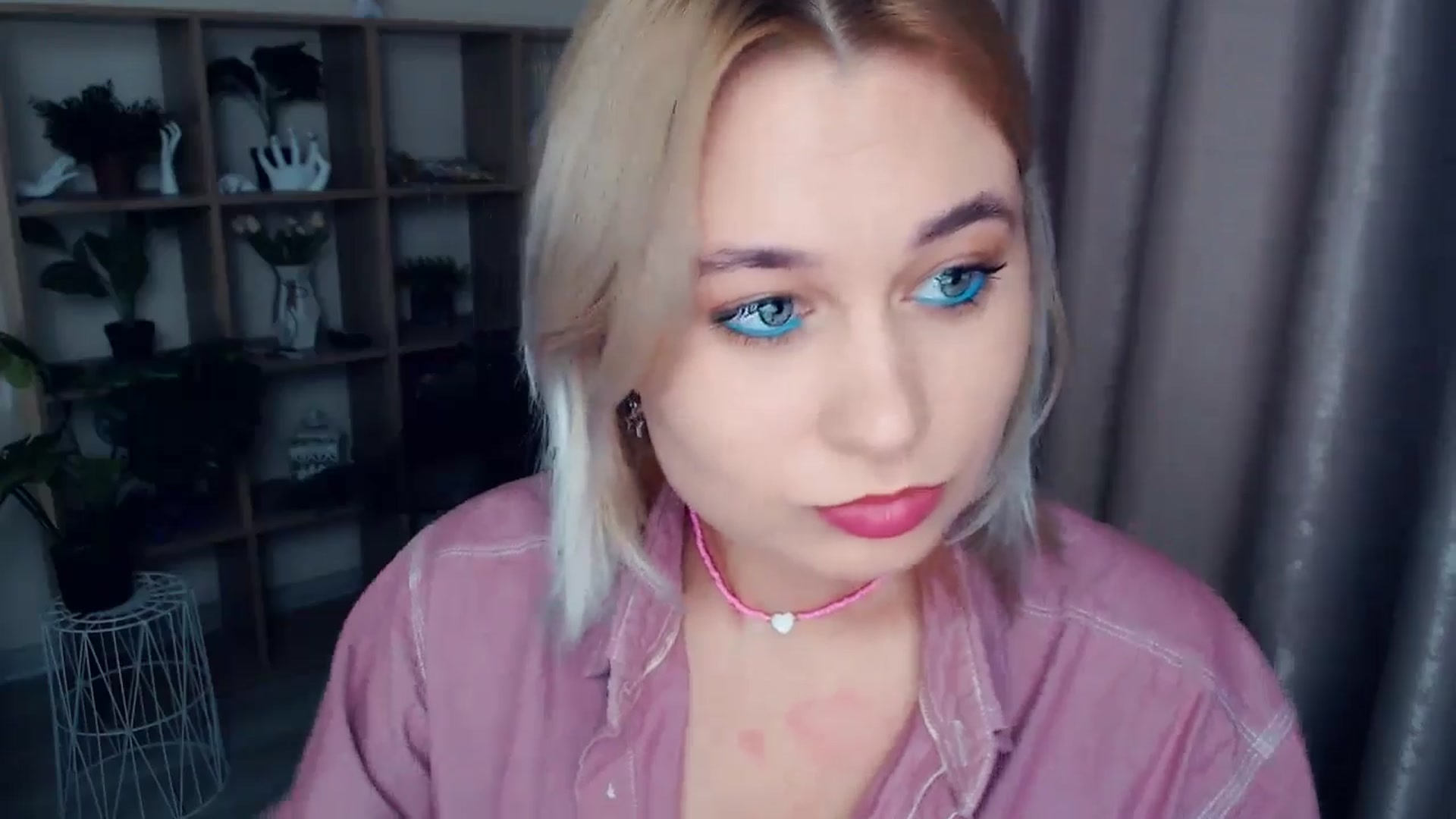 Gallery image thumbnail from Kukla_kolduna's myfreecams stream on, 11/30/2024, 13:16 image 14 of 20