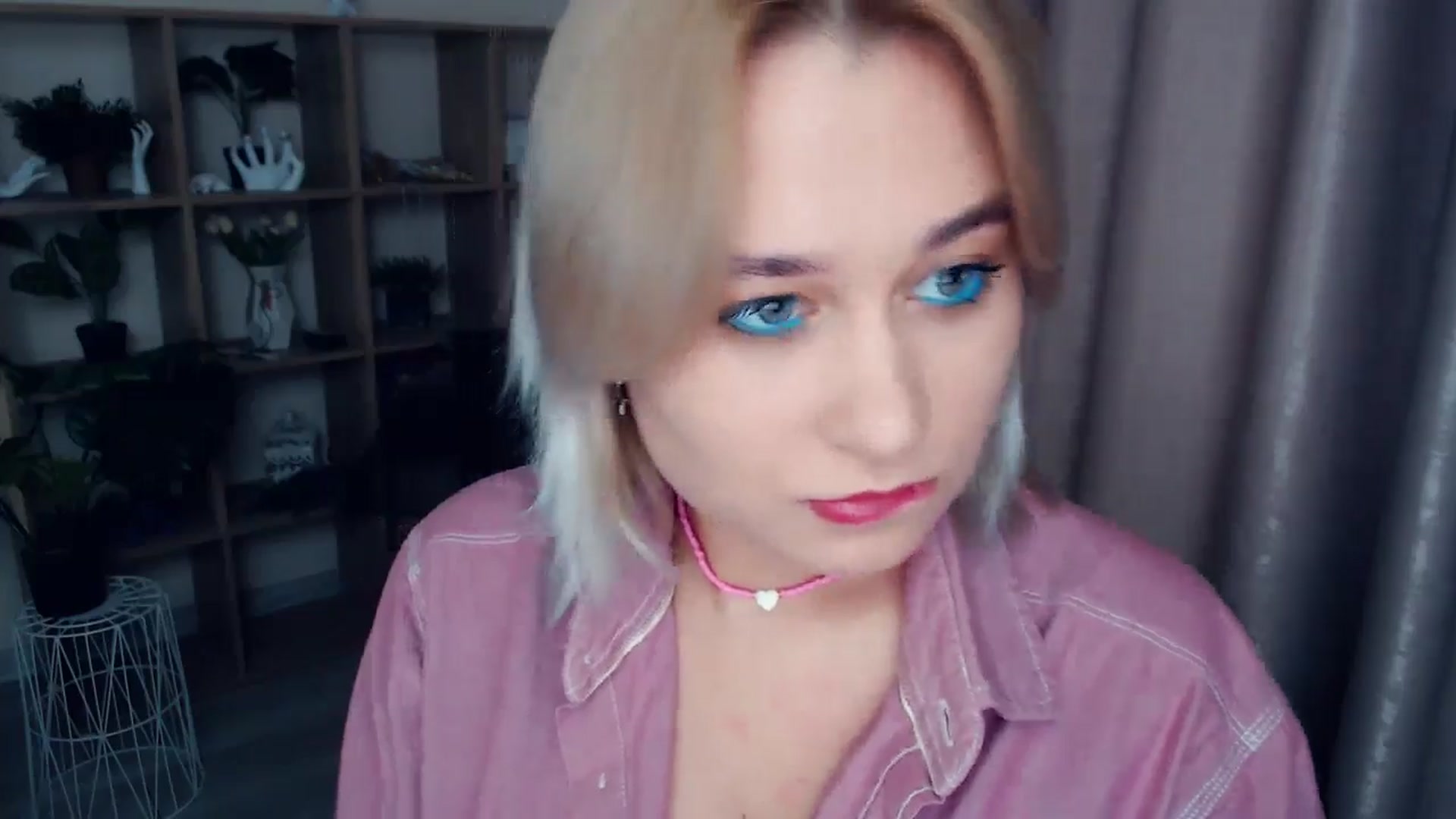 Gallery image thumbnail from Kukla_kolduna's myfreecams stream on, 11/30/2024, 13:16 image 17 of 20