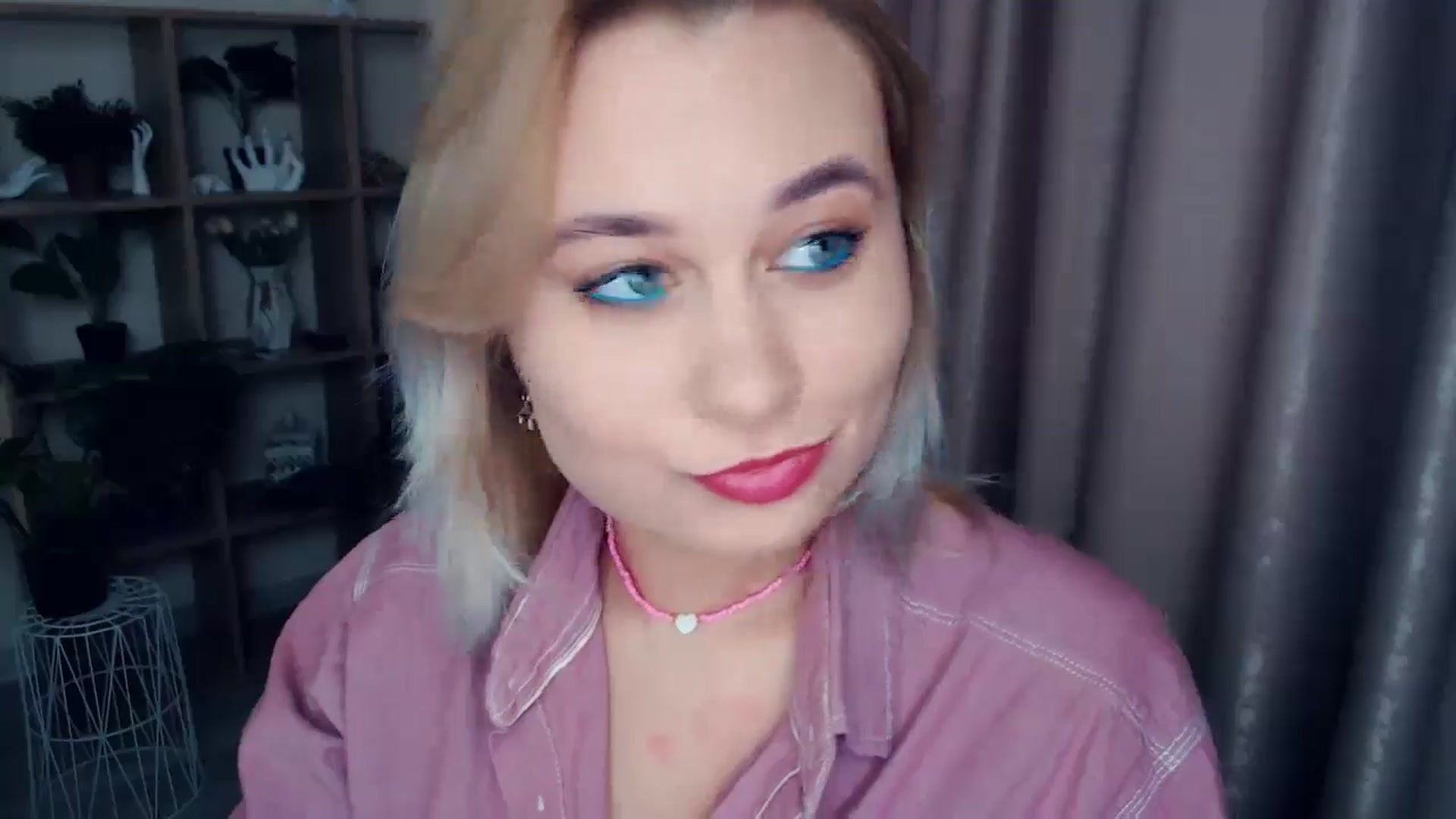 Gallery image thumbnail from Kukla_kolduna's myfreecams stream on, 11/30/2024, 13:16 image 16 of 20