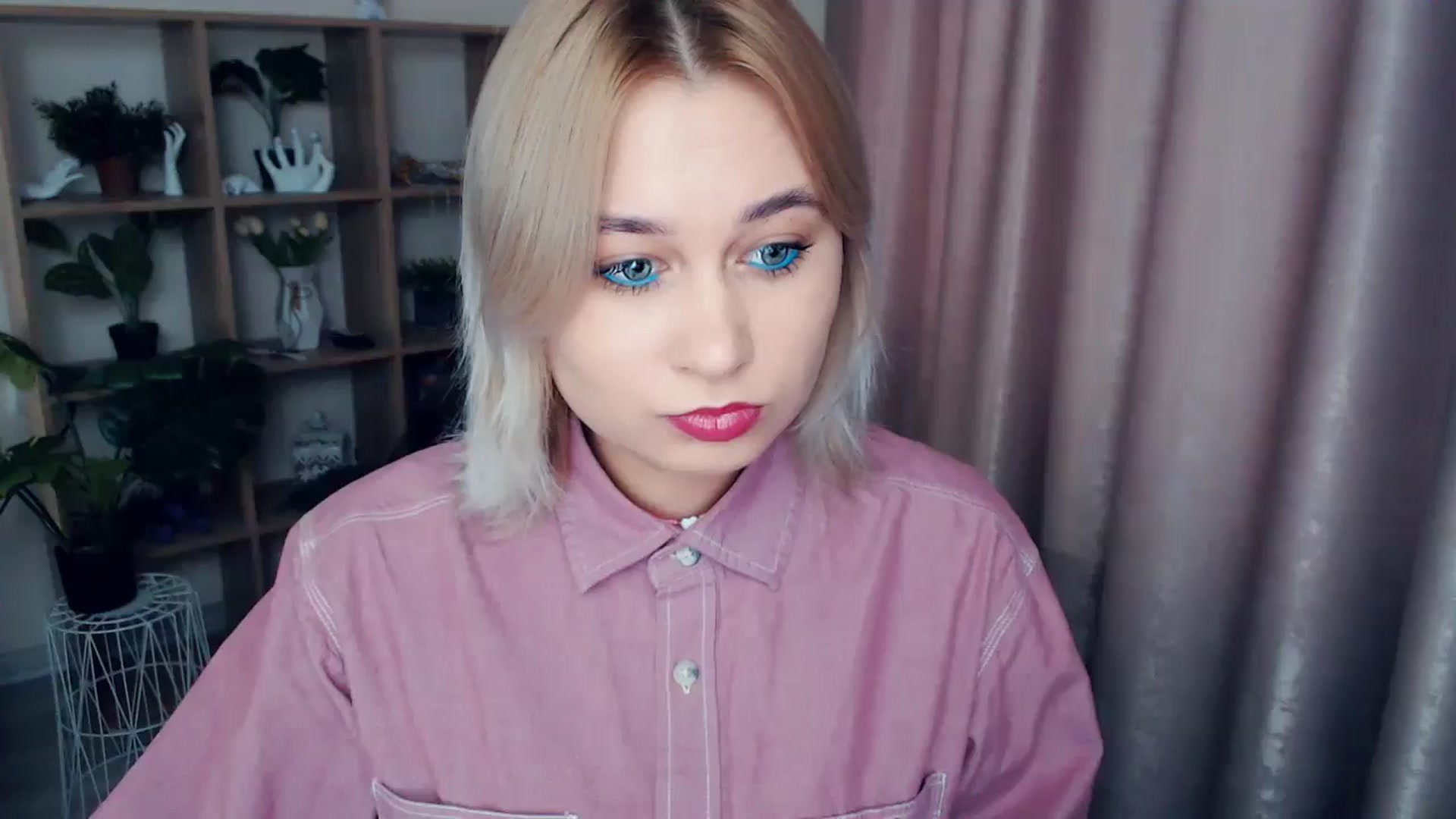 Gallery image thumbnail from Kukla_kolduna's myfreecams stream on, 11/30/2024, 13:16 image 1 of 20