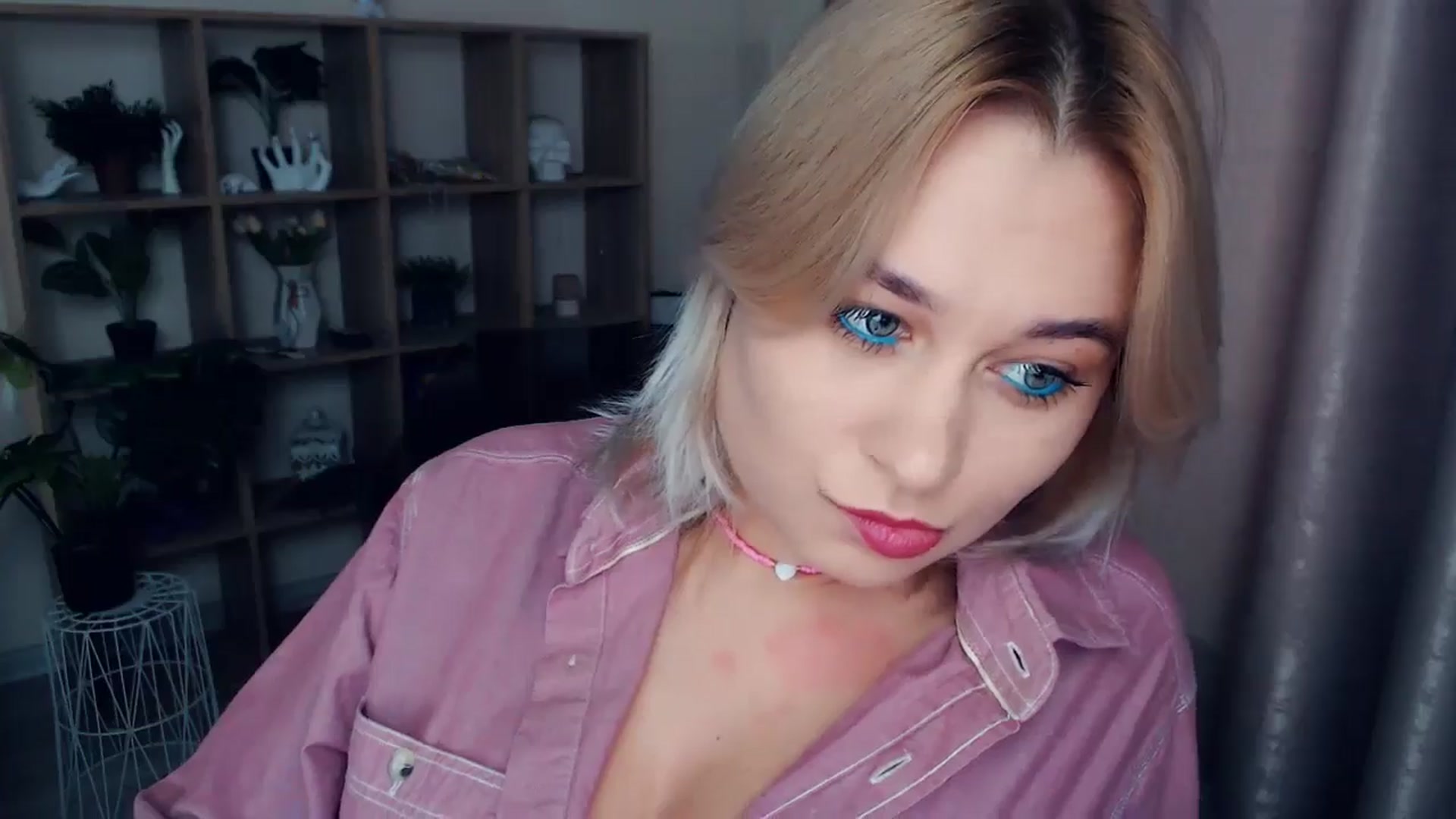 Gallery image thumbnail from Kukla_kolduna's myfreecams stream on, 11/30/2024, 13:16 image 11 of 20