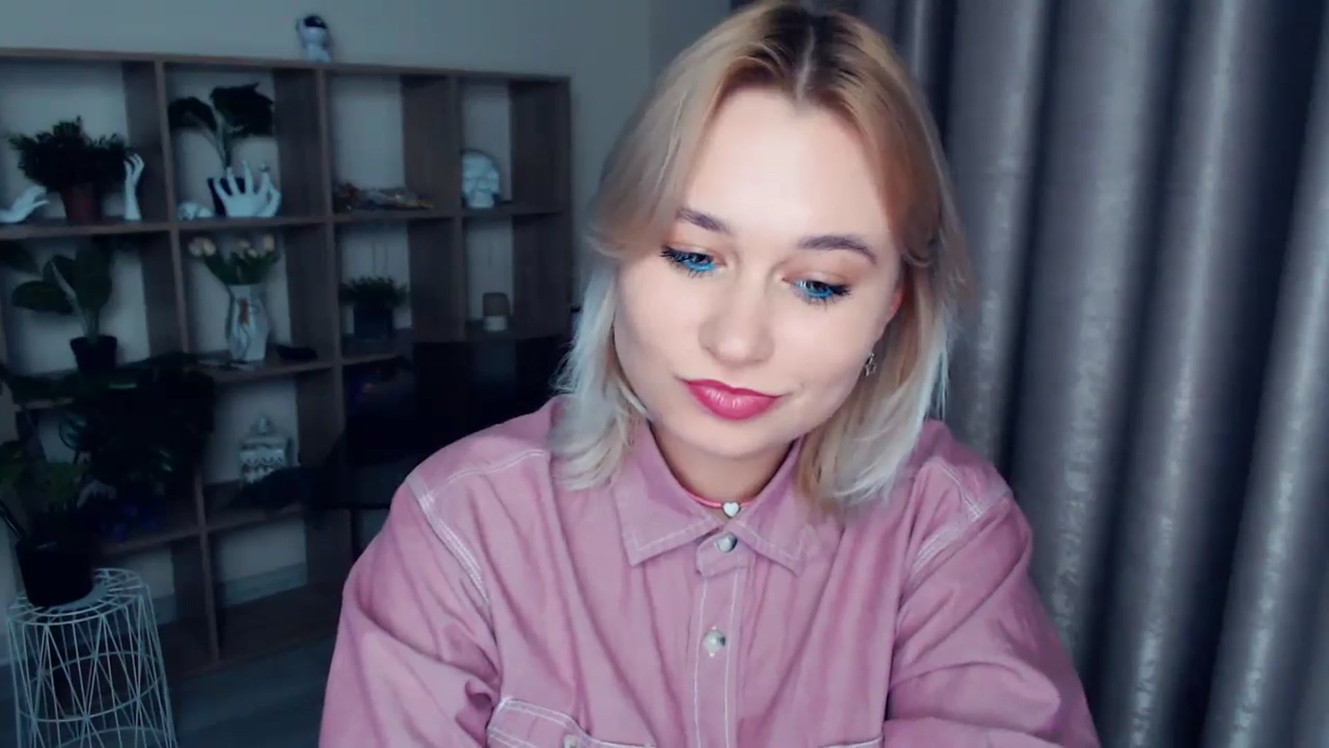 Gallery image thumbnail from Kukla_kolduna's myfreecams stream on, 11/30/2024, 15:47 image 4 of 20