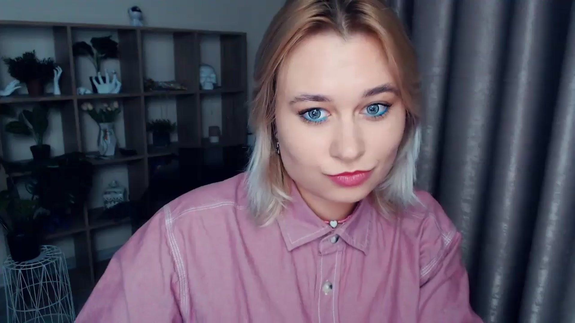 Gallery image thumbnail from Kukla_kolduna's myfreecams stream on, 11/30/2024, 15:47 image 11 of 20