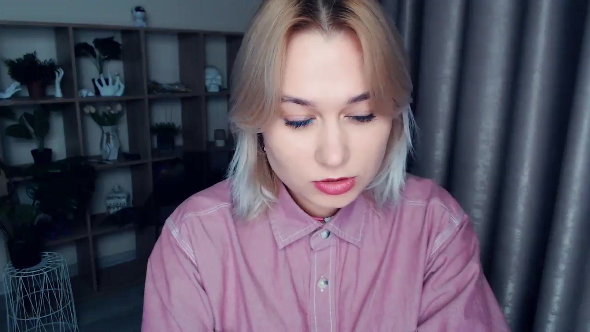 Gallery image thumbnail from Kukla_kolduna's myfreecams stream on, 11/30/2024, 15:47 image 8 of 20