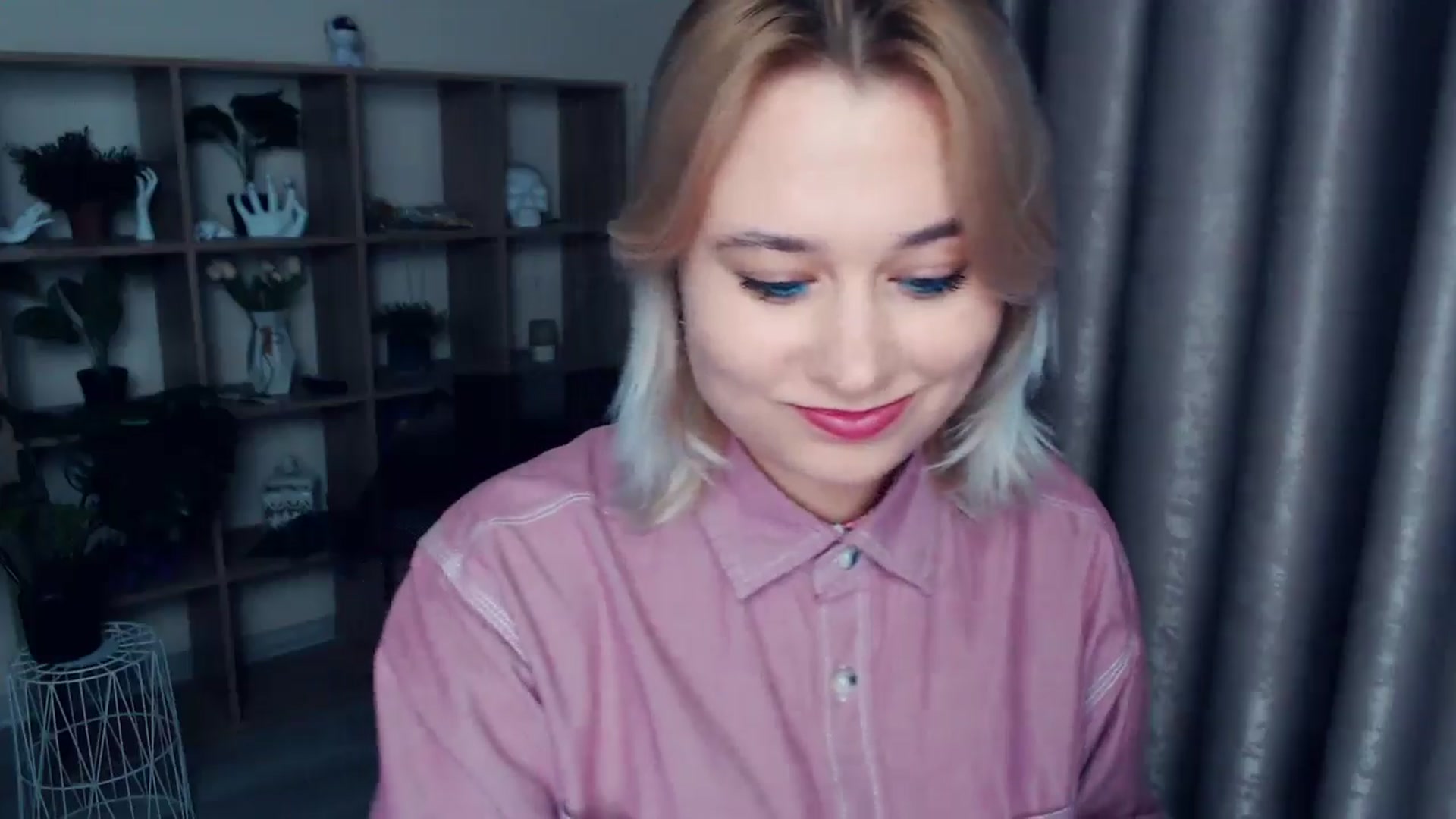 Gallery image thumbnail from Kukla_kolduna's myfreecams stream on, 11/30/2024, 15:47 image 7 of 20