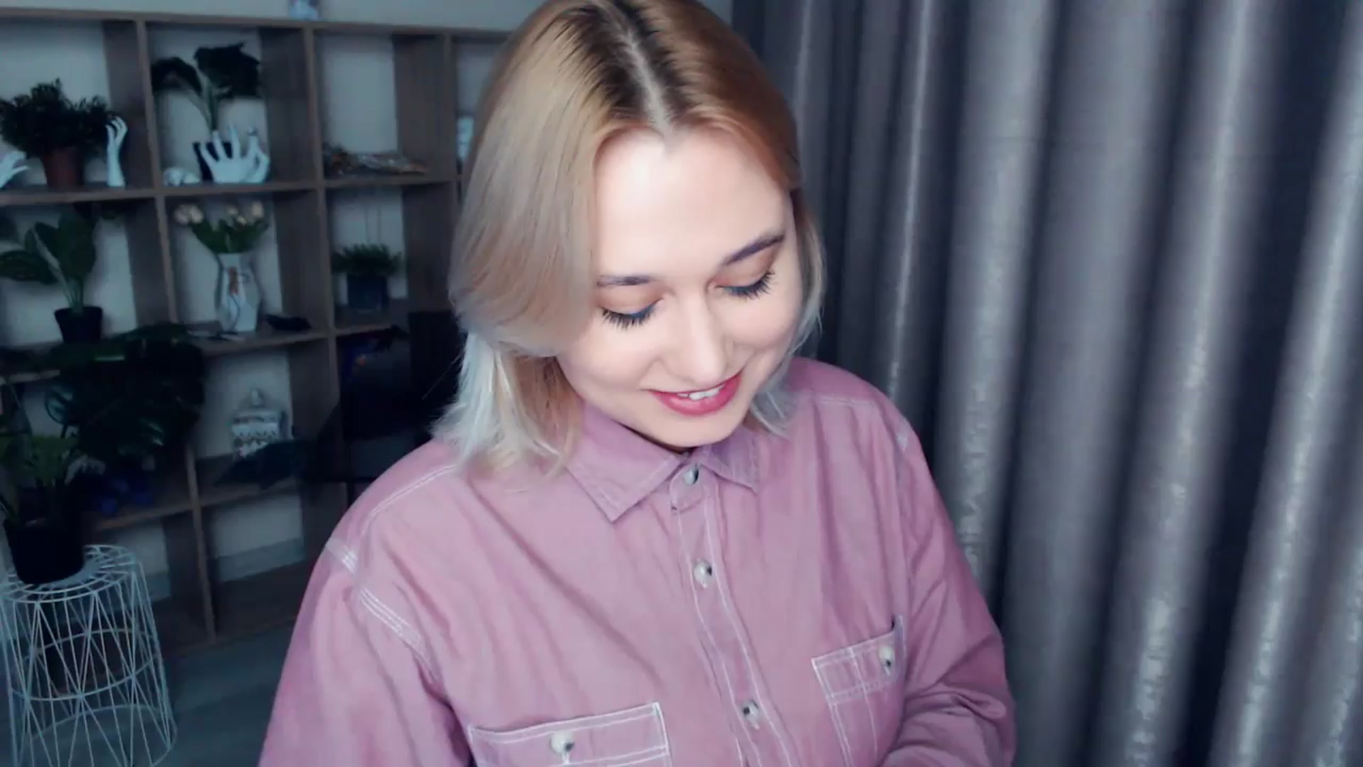 Gallery image thumbnail from Kukla_kolduna's myfreecams stream on, 11/30/2024, 15:47 image 14 of 20