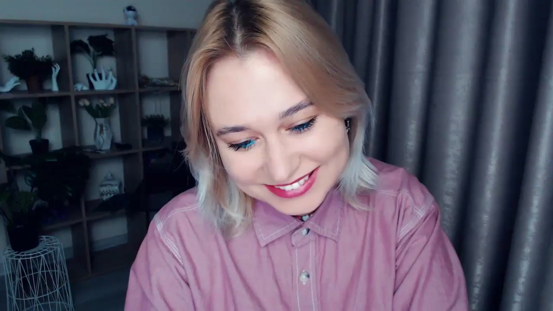 Gallery image thumbnail from Kukla_kolduna's myfreecams stream on, 11/30/2024, 15:47 image 6 of 20