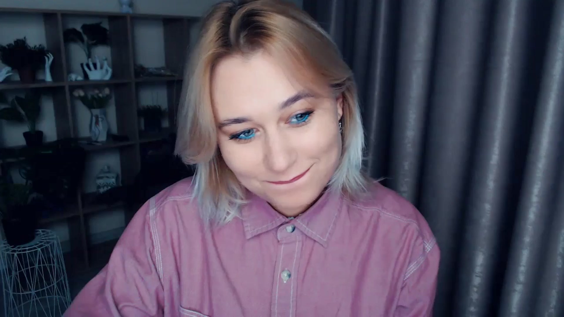 Gallery image thumbnail from Kukla_kolduna's myfreecams stream on, 11/30/2024, 15:47 image 19 of 20