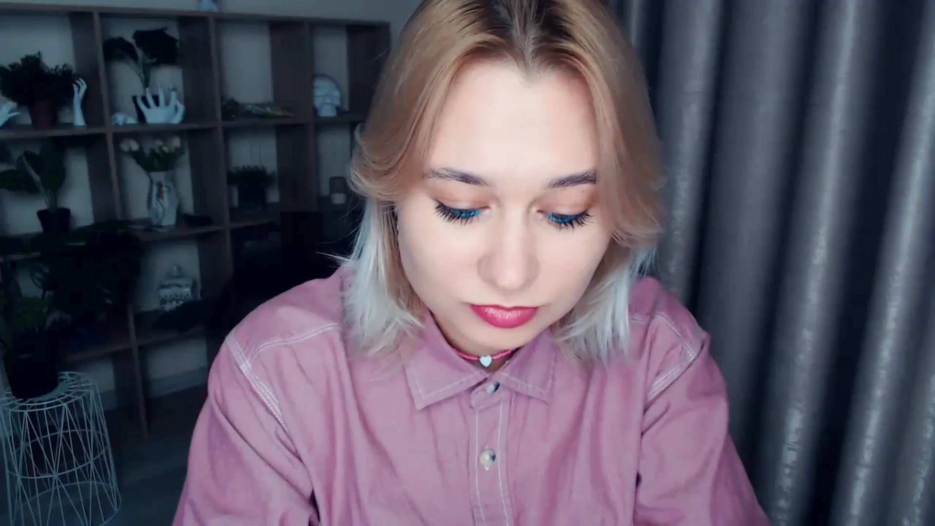 Gallery image thumbnail from Kukla_kolduna's myfreecams stream on, 11/30/2024, 15:47 image 17 of 20
