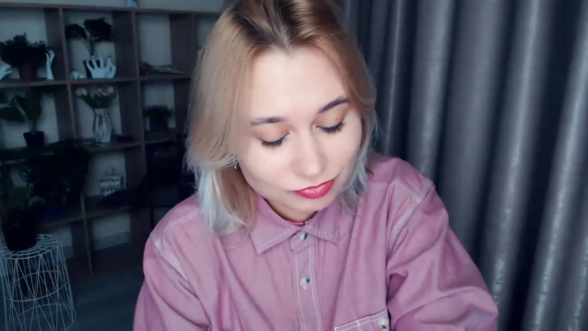 Gallery image thumbnail from Kukla_kolduna's myfreecams stream on, 11/30/2024, 15:47 image 16 of 20