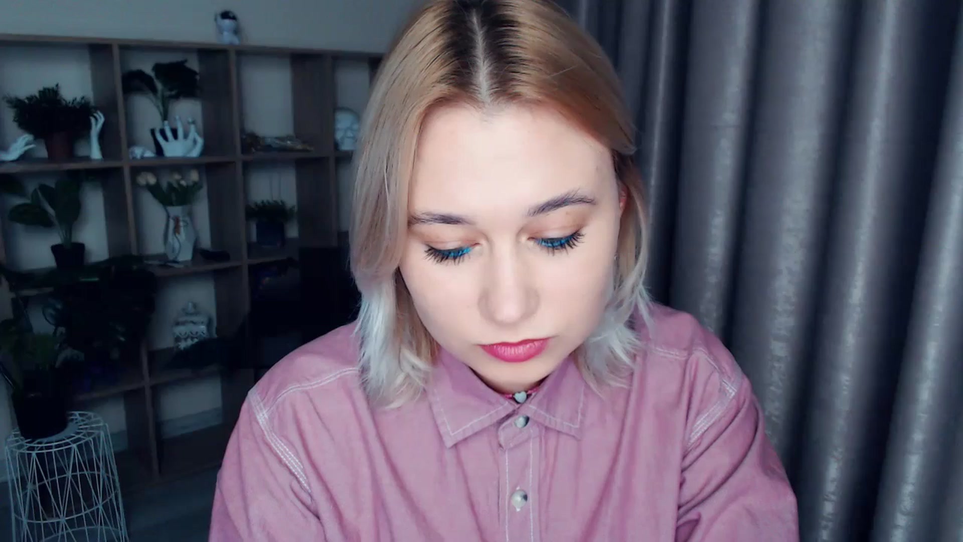 Gallery image thumbnail from Kukla_kolduna's myfreecams stream on, 11/30/2024, 15:47 image 5 of 20