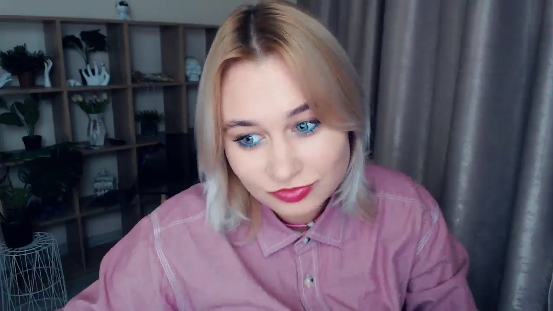 Gallery image thumbnail from Kukla_kolduna's myfreecams stream on, 11/30/2024, 19:36 image 6 of 20