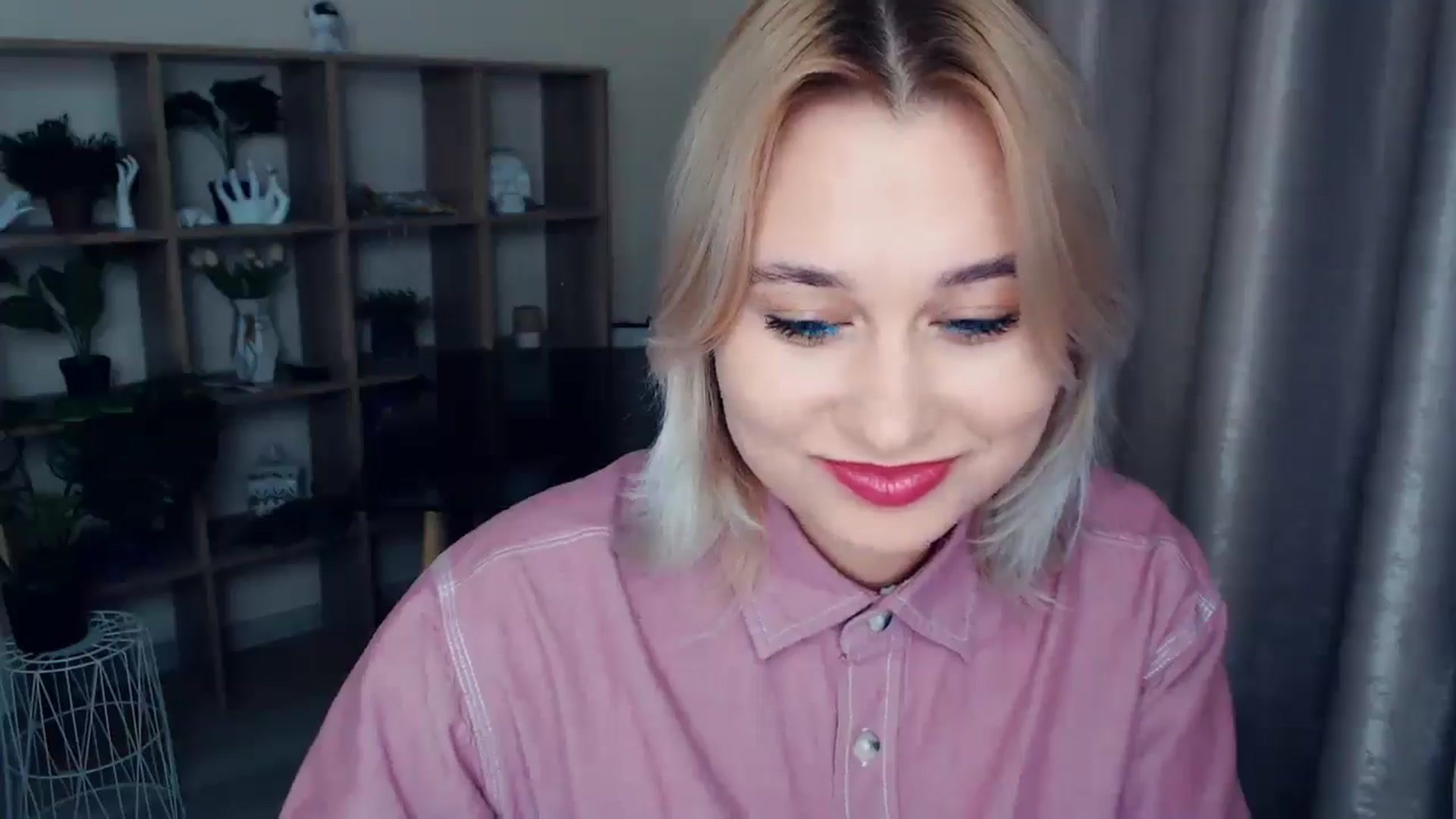 Gallery image thumbnail from Kukla_kolduna's myfreecams stream on, 11/30/2024, 19:36 image 12 of 20