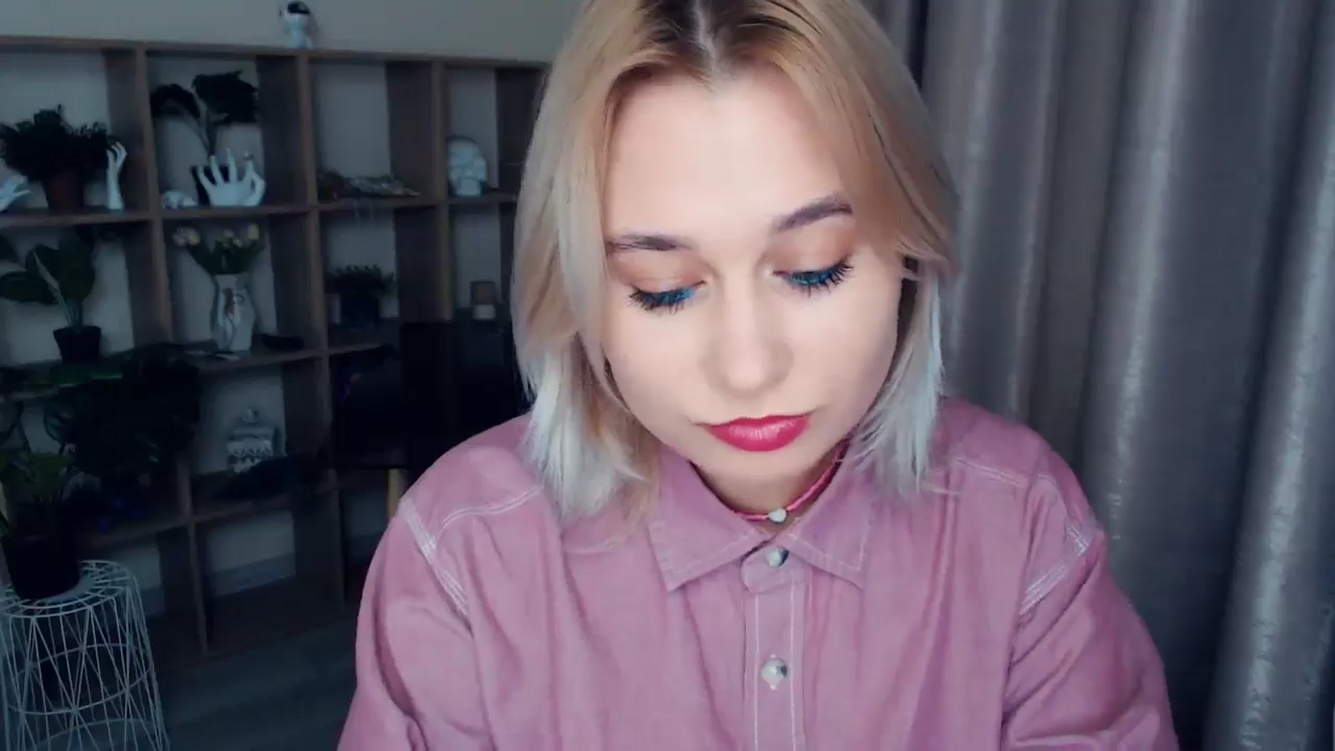 Gallery image thumbnail from Kukla_kolduna's myfreecams stream on, 11/30/2024, 19:36 image 9 of 20