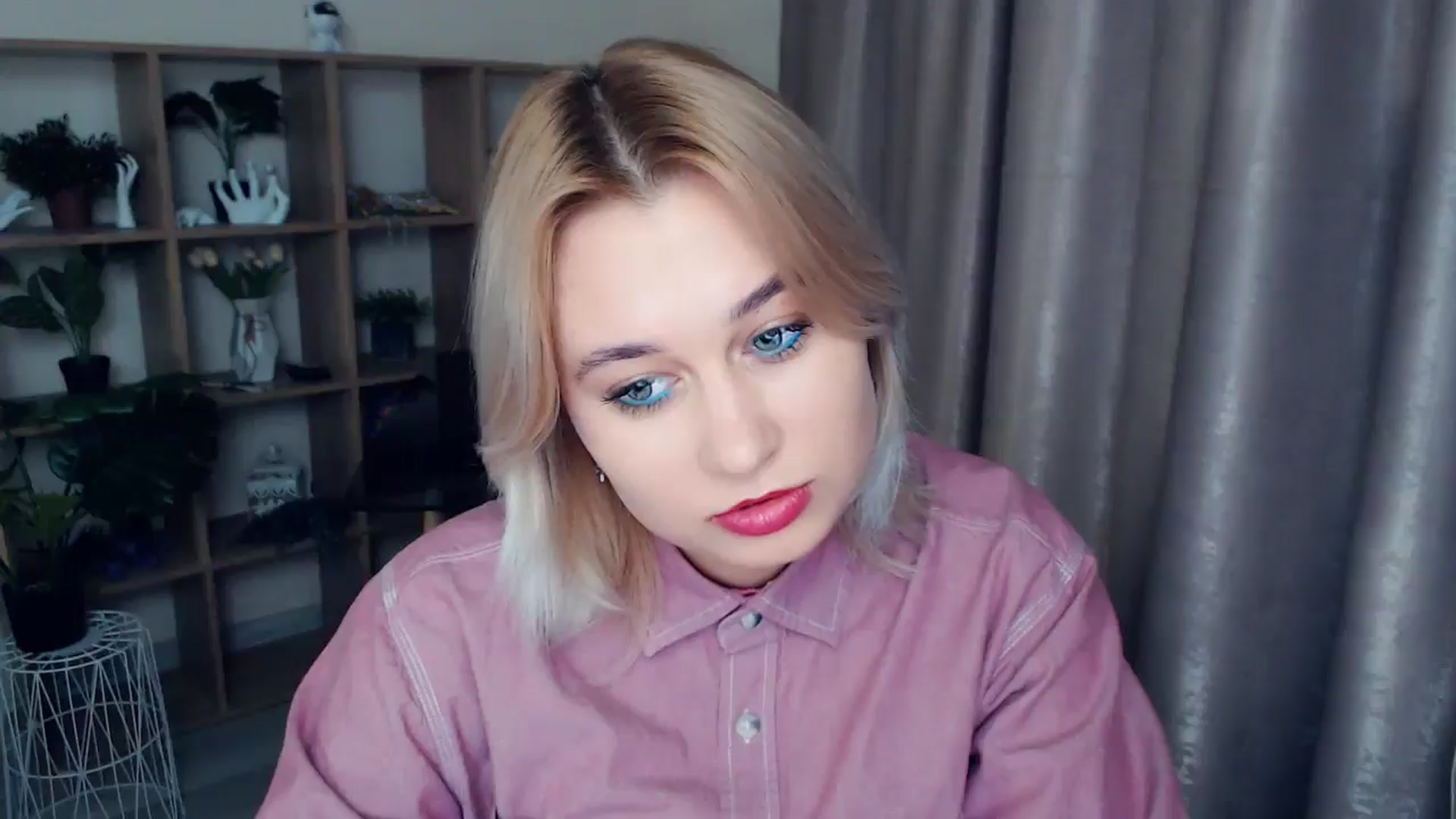 Gallery image thumbnail from Kukla_kolduna's myfreecams stream on, 11/30/2024, 19:36 image 11 of 20