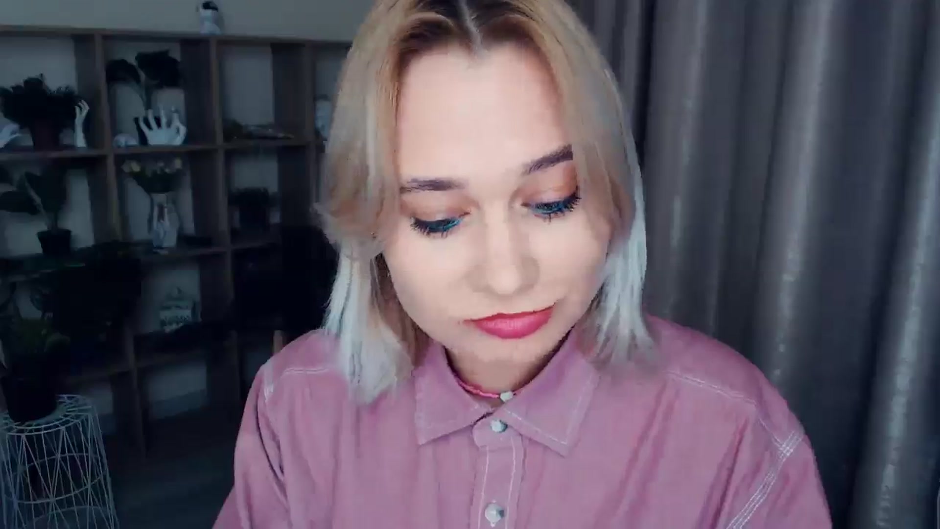 Gallery image thumbnail from Kukla_kolduna's myfreecams stream on, 11/30/2024, 19:36 image 19 of 20