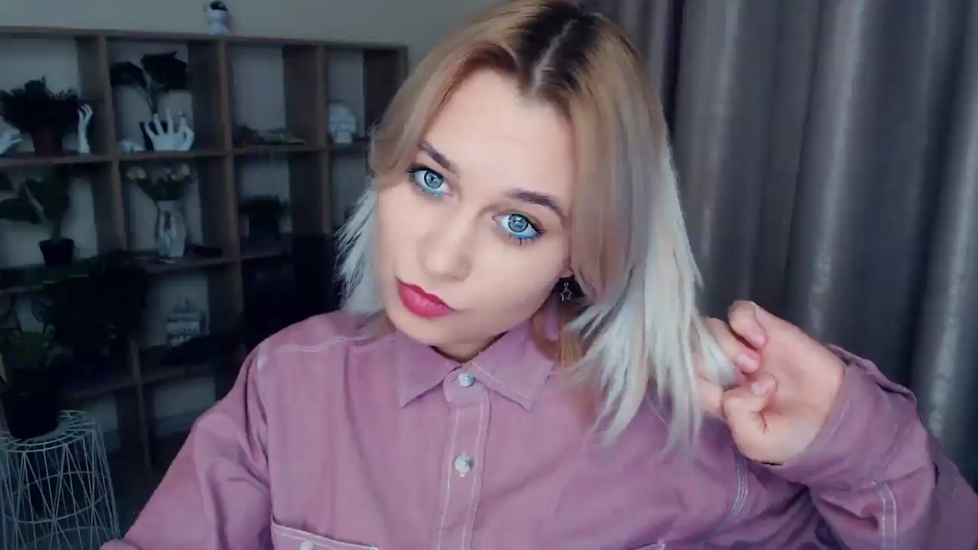 Gallery image thumbnail from Kukla_kolduna's myfreecams stream on, 11/30/2024, 19:36 image 18 of 20
