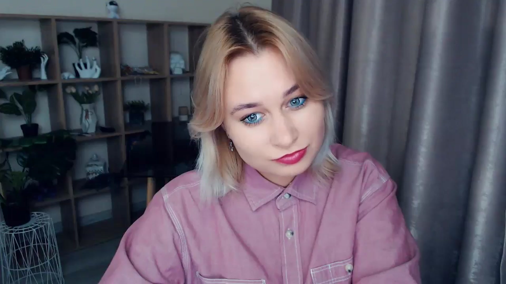 Gallery image thumbnail from Kukla_kolduna's myfreecams stream on, 11/30/2024, 19:36 image 2 of 20