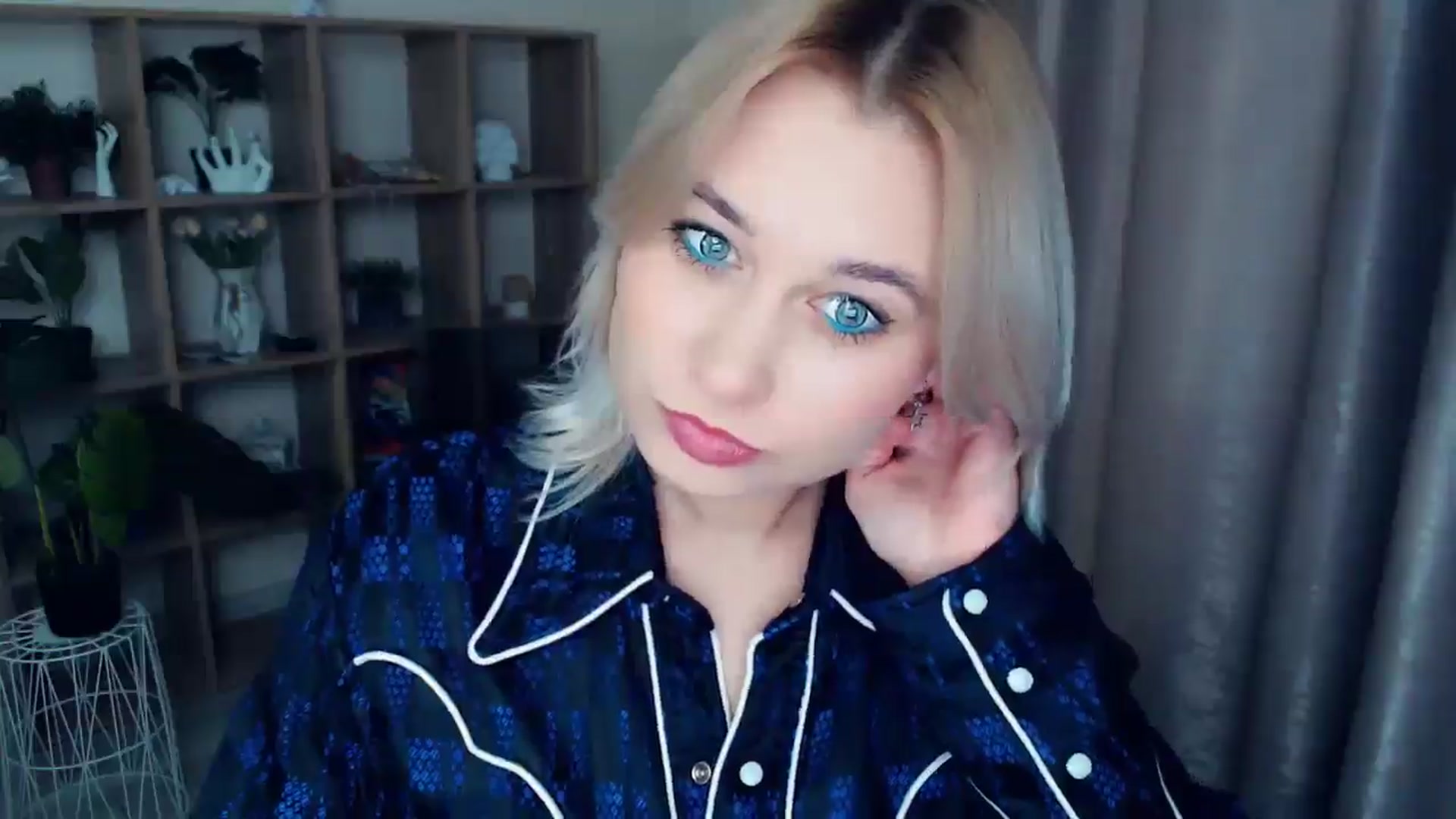 Gallery image thumbnail from Kukla_kolduna's myfreecams stream on, 12/01/2024, 14:09 image 17 of 20
