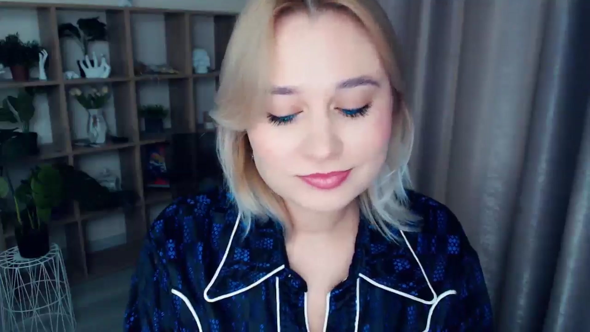 Gallery image thumbnail from Kukla_kolduna's myfreecams stream on, 12/01/2024, 14:09 image 14 of 20