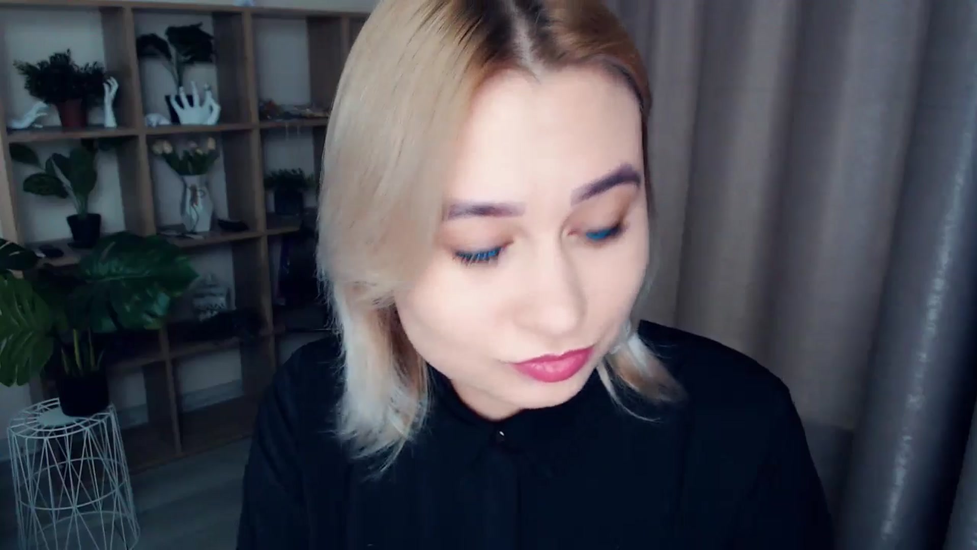 Gallery image thumbnail from Kukla_kolduna's myfreecams stream on, 12/04/2024, 14:14 image 11 of 20