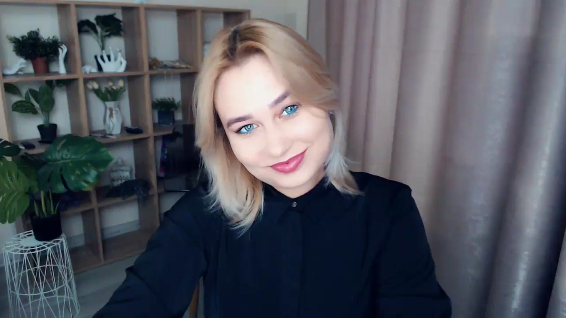 Gallery image thumbnail from Kukla_kolduna's myfreecams stream on, 12/04/2024, 14:14 image 7 of 20