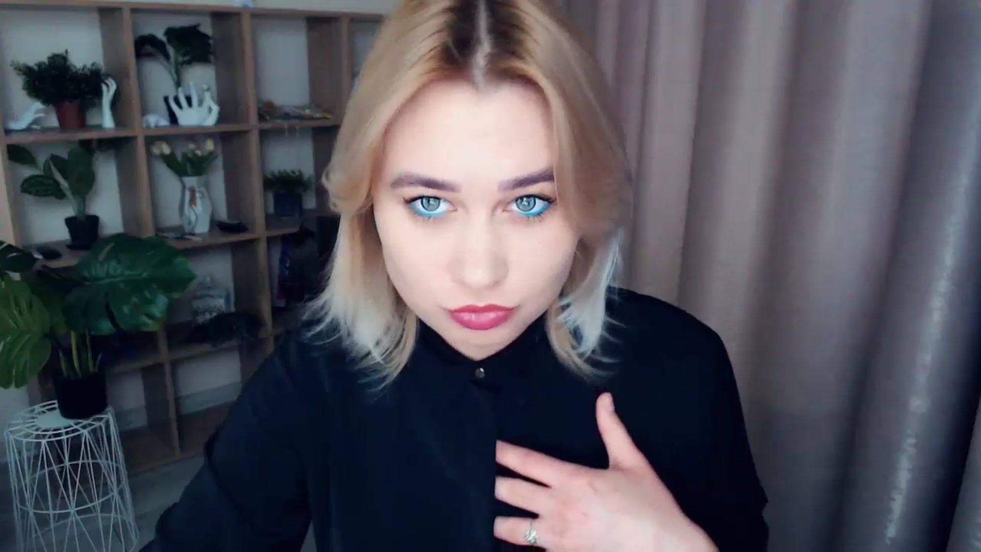 Gallery image thumbnail from Kukla_kolduna's myfreecams stream on, 12/04/2024, 14:14 image 4 of 20