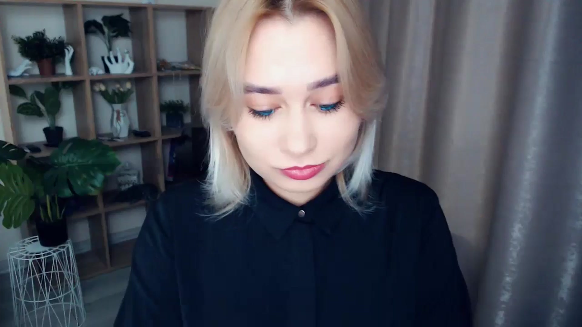 Gallery image thumbnail from Kukla_kolduna's myfreecams stream on, 12/04/2024, 14:14 image 18 of 20