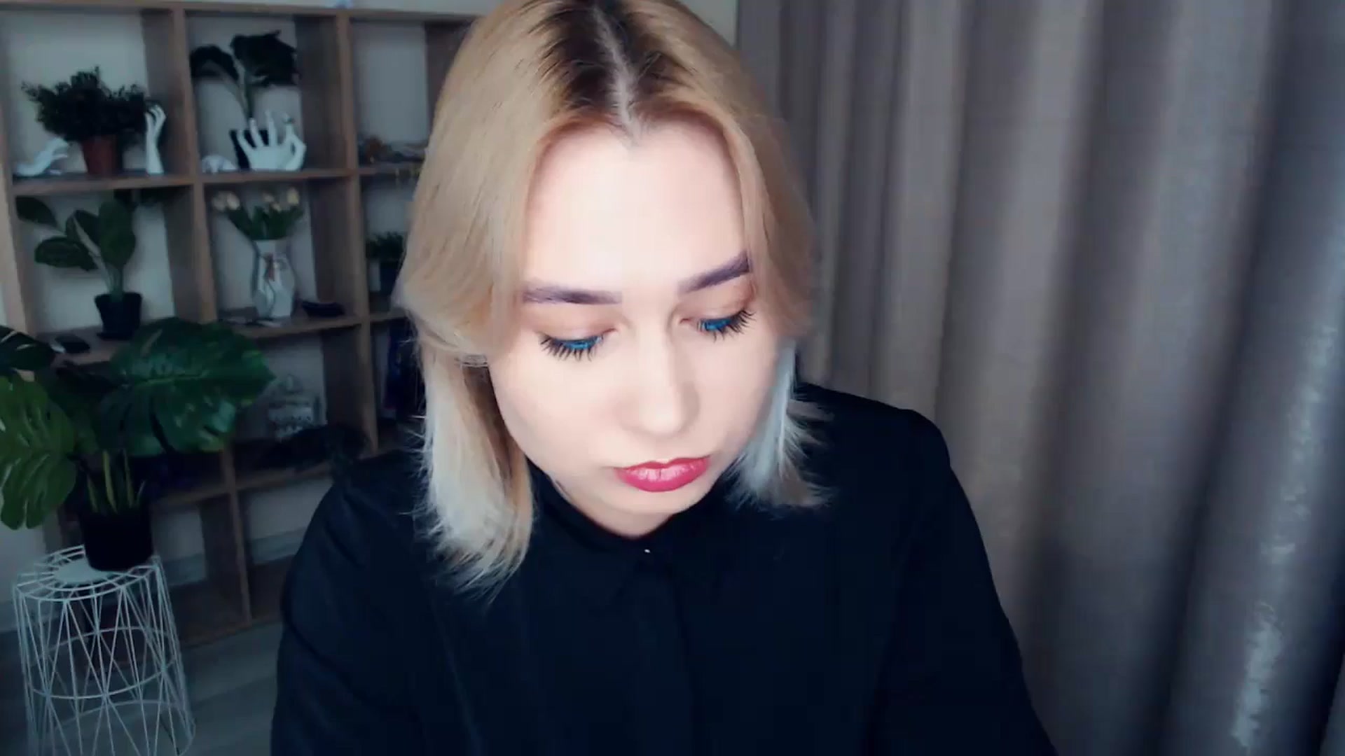 Gallery image thumbnail from Kukla_kolduna's myfreecams stream on, 12/04/2024, 14:14 image 15 of 20