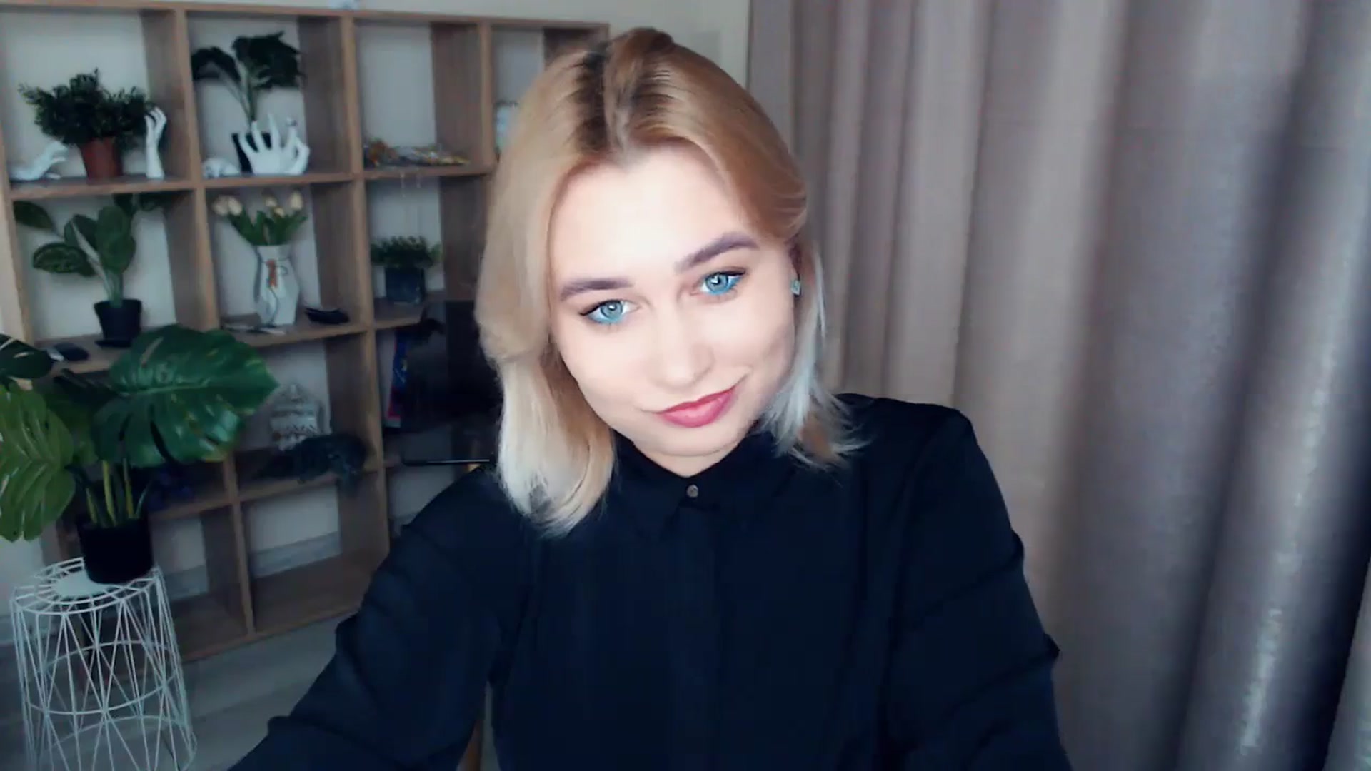 Gallery image thumbnail from Kukla_kolduna's myfreecams stream on, 12/04/2024, 14:14 image 12 of 20