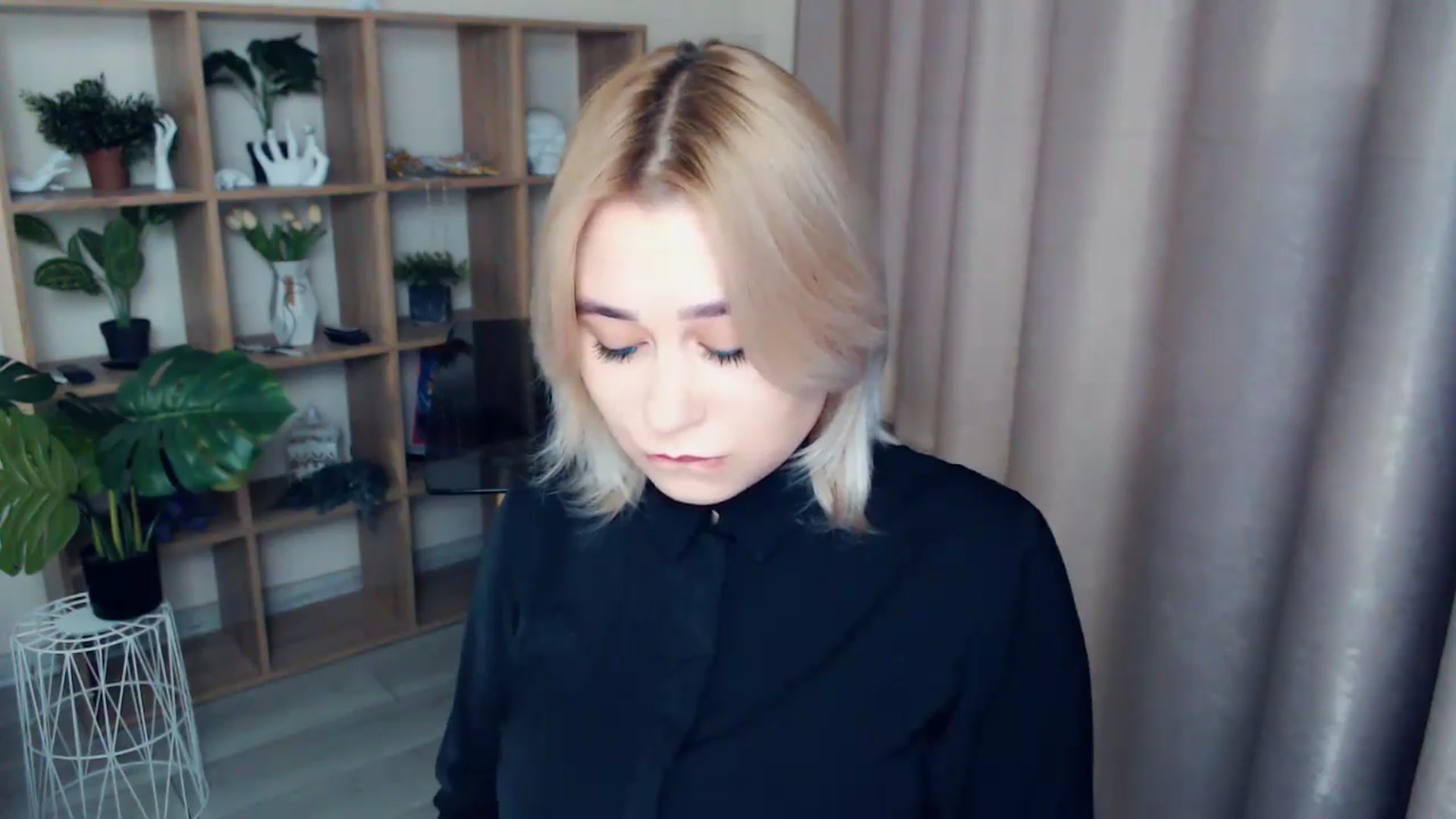 Gallery image thumbnail from Kukla_kolduna's myfreecams stream on, 12/04/2024, 14:14 image 10 of 20