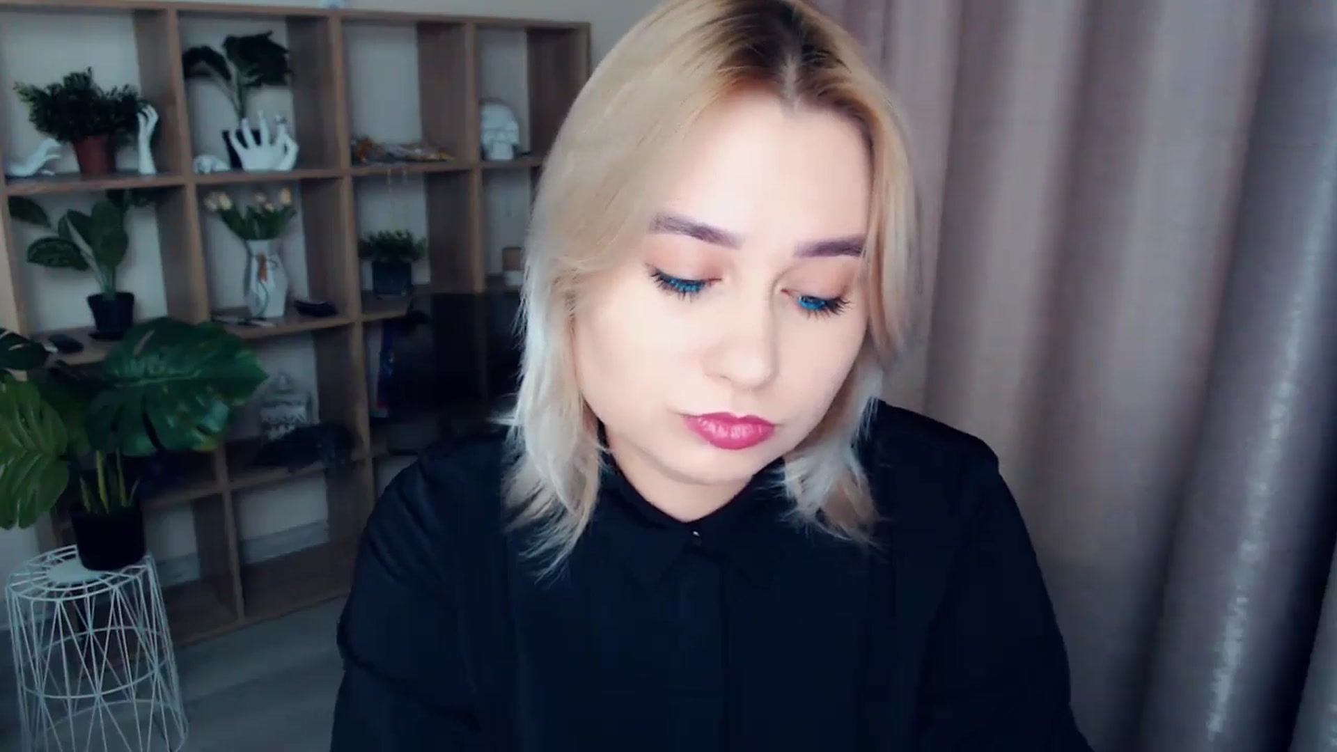 Gallery image thumbnail from Kukla_kolduna's myfreecams stream on, 12/04/2024, 14:14 image 3 of 20