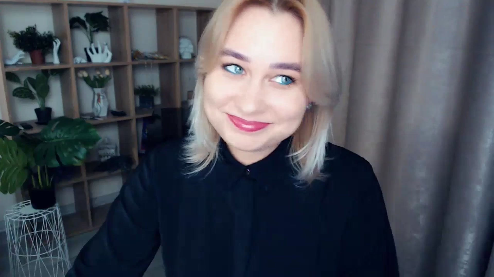 Gallery image thumbnail from Kukla_kolduna's myfreecams stream on, 12/04/2024, 14:14 image 16 of 20