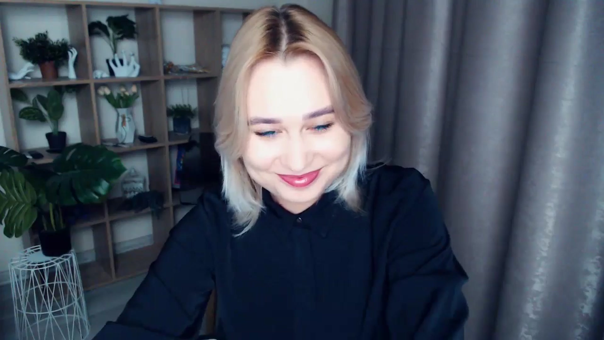 Gallery image thumbnail from Kukla_kolduna's myfreecams stream on, 12/04/2024, 15:33 image 3 of 20