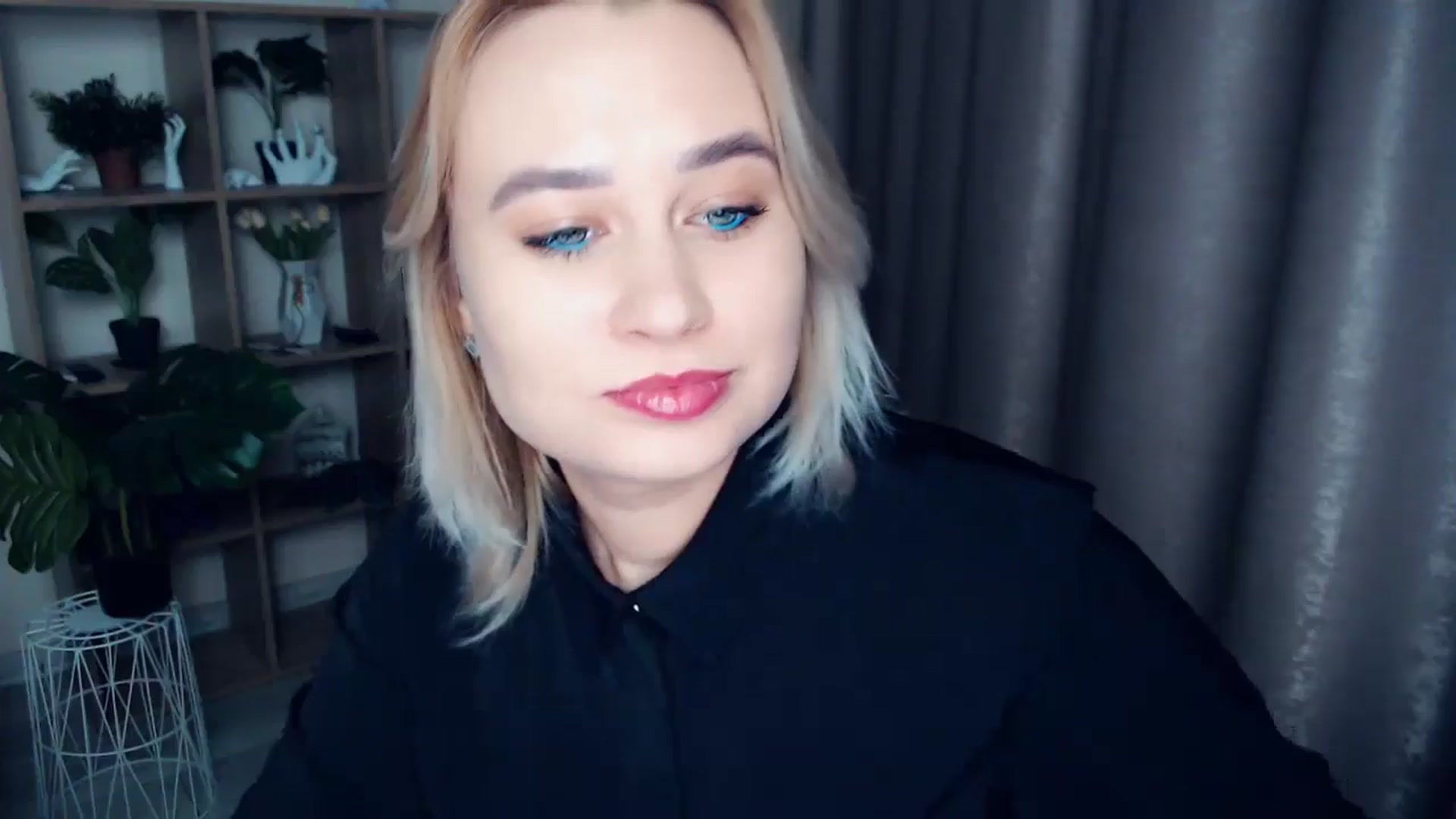 Gallery image thumbnail from Kukla_kolduna's myfreecams stream on, 12/04/2024, 15:33 image 4 of 20