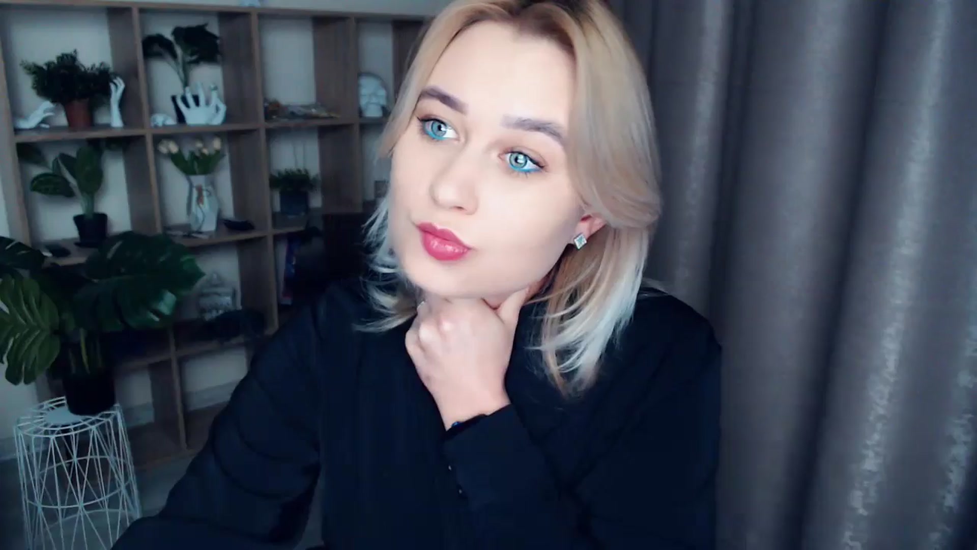 Gallery image thumbnail from Kukla_kolduna's myfreecams stream on, 12/04/2024, 15:33 image 2 of 20