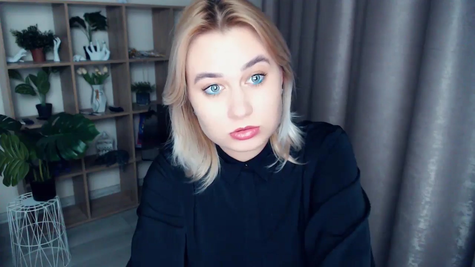 Gallery image thumbnail from Kukla_kolduna's myfreecams stream on, 12/04/2024, 15:33 image 13 of 20