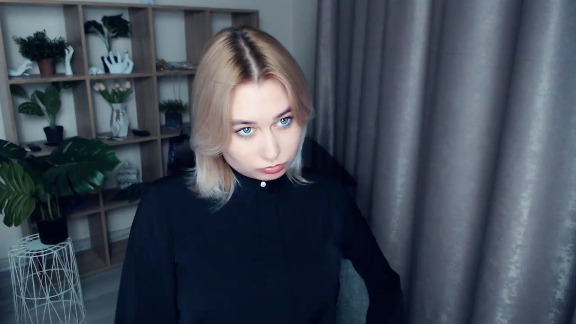 Gallery image thumbnail from Kukla_kolduna's myfreecams stream on, 12/04/2024, 15:33 image 17 of 20