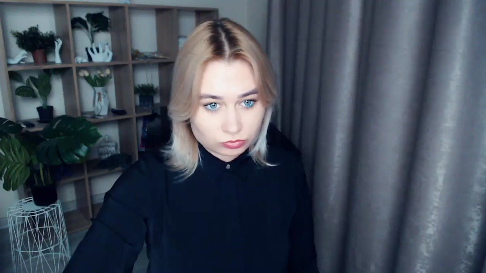 Gallery image thumbnail from Kukla_kolduna's myfreecams stream on, 12/04/2024, 15:33 image 16 of 20